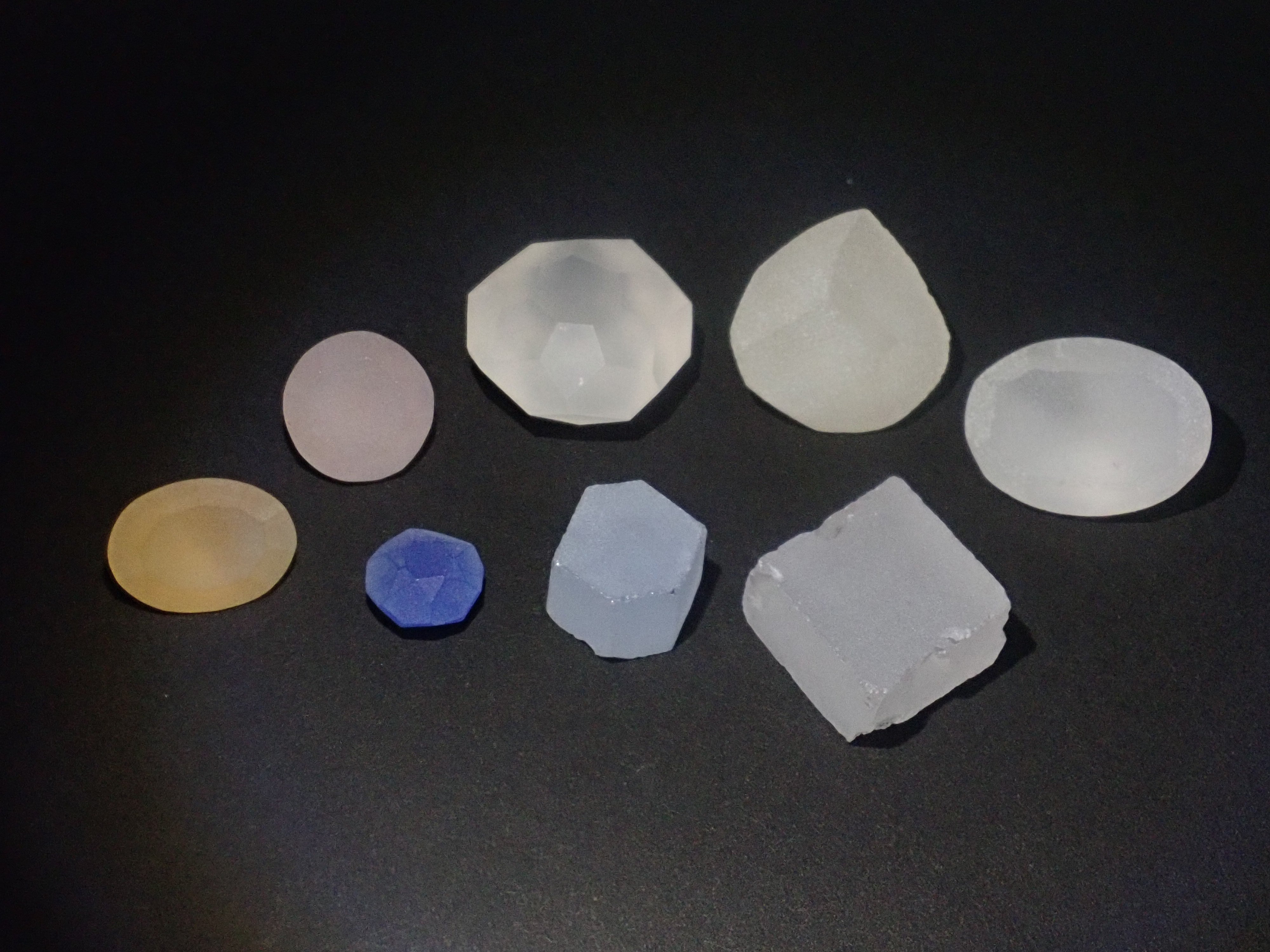 [Available at 10 PM on February 2nd] Limited to 10 stones! Takeshi Yamamoto Cut Gemstone Gacha! Fire Flower Cut Rock Crystal and More! Discounts Available for Multiple Purchases!
