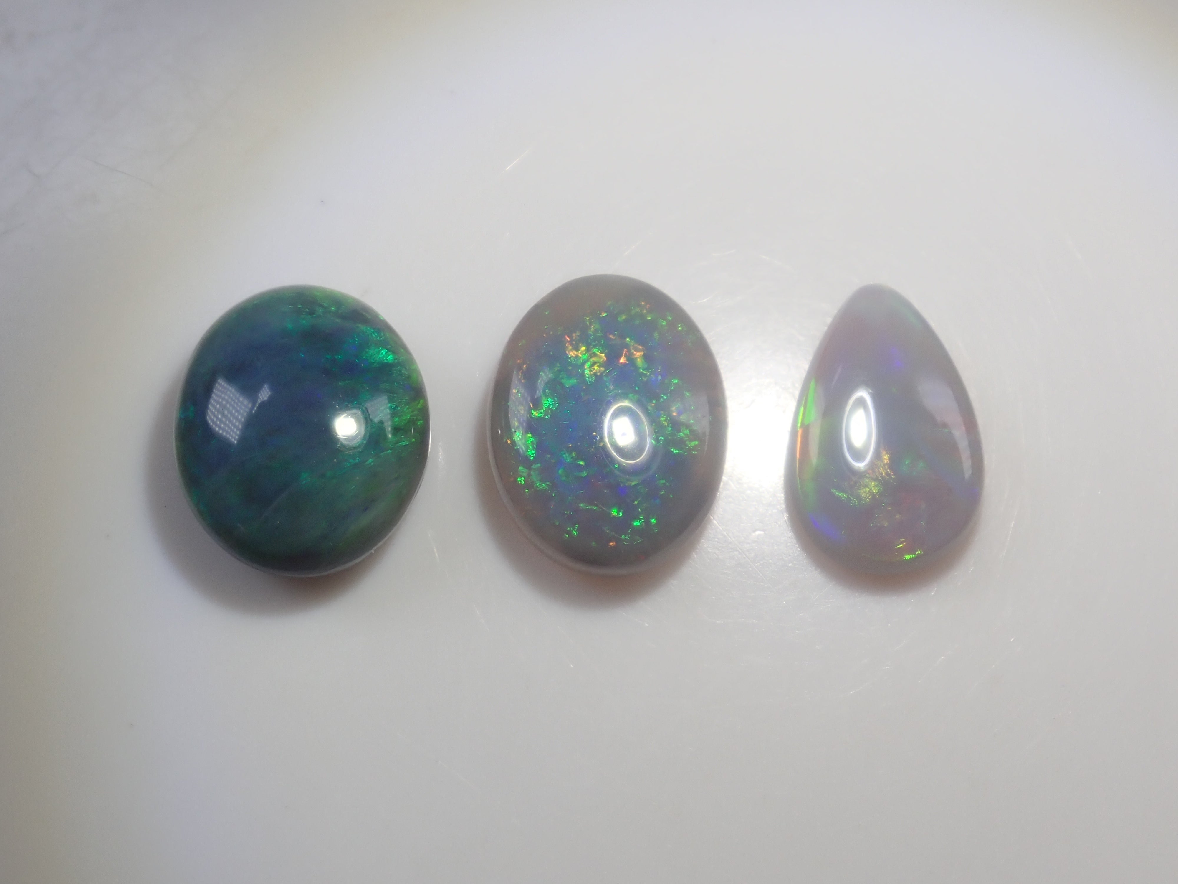 【2/22 22時販売】《限定10石》鑑別書付きオーストラリア産ブラック含むオーストラリア産オパールガチャ（さらにメキシコ産ファイアオパール1石）《複数購入割引有》