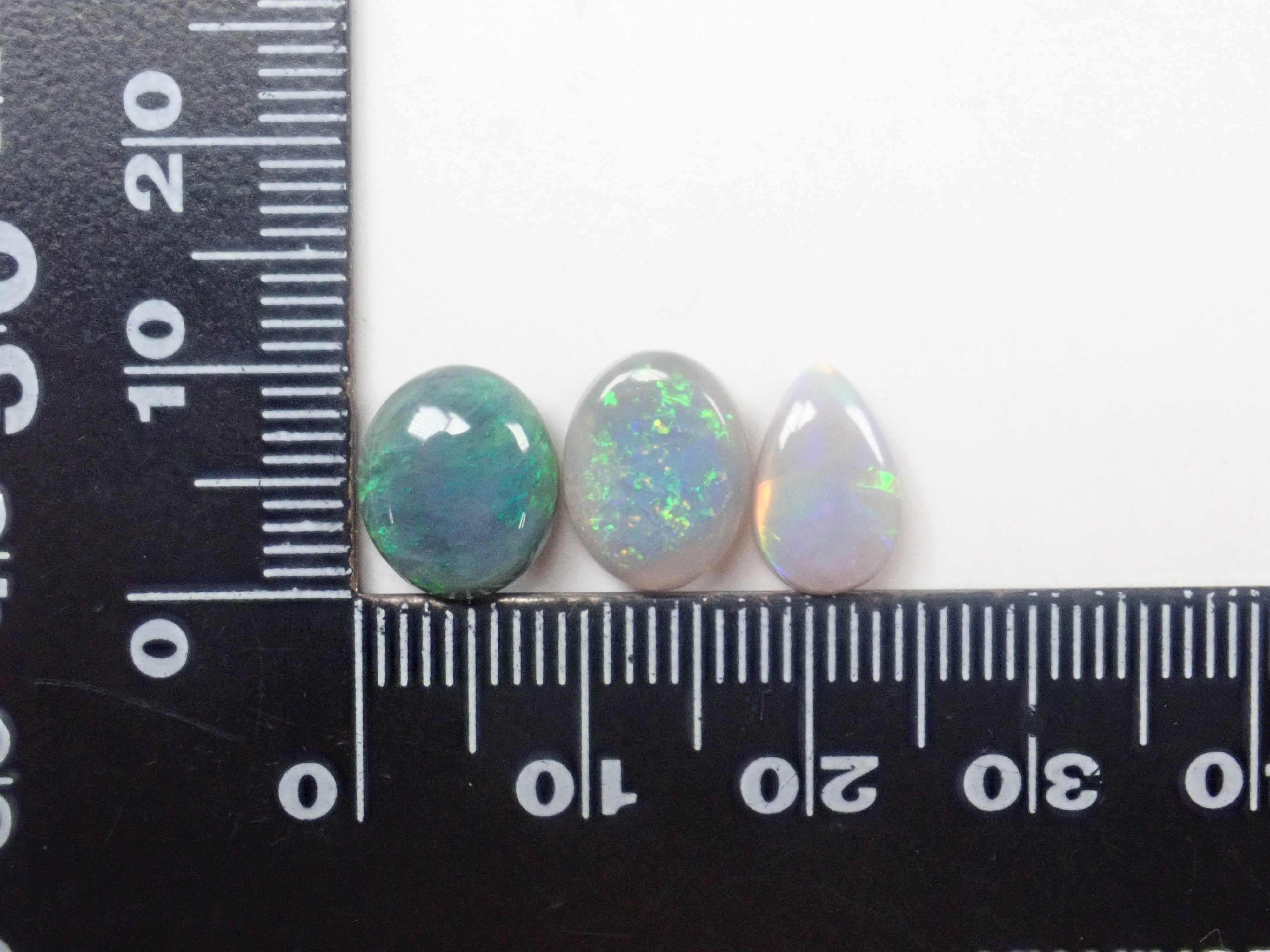 【2/22 22時販売】《限定10石》鑑別書付きオーストラリア産ブラック含むオーストラリア産オパールガチャ（さらにメキシコ産ファイアオパール1石）《複数購入割引有》