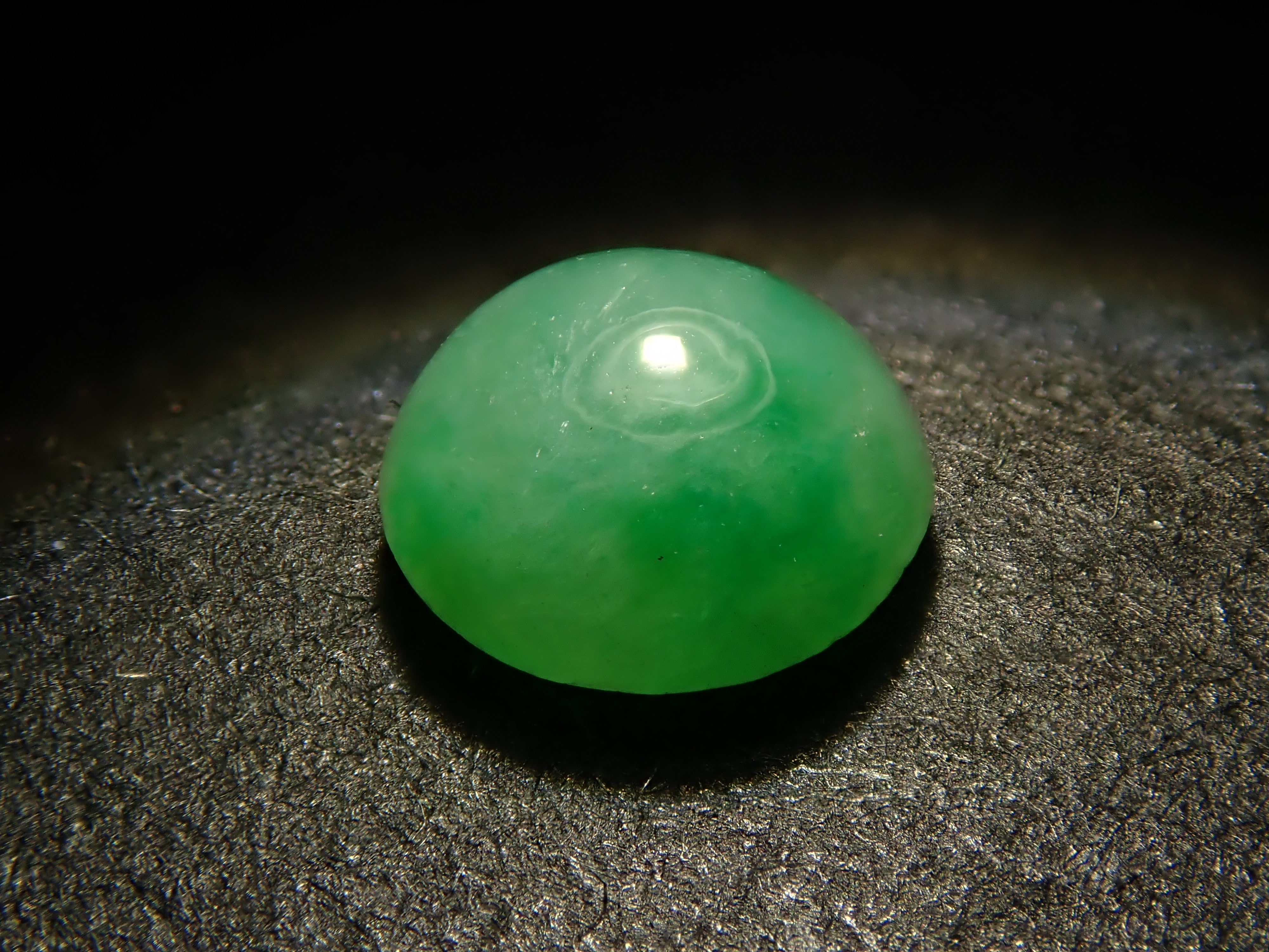 【12559997掲載】ミャンマー産翡翠（ヒスイ） 0.525ctルース