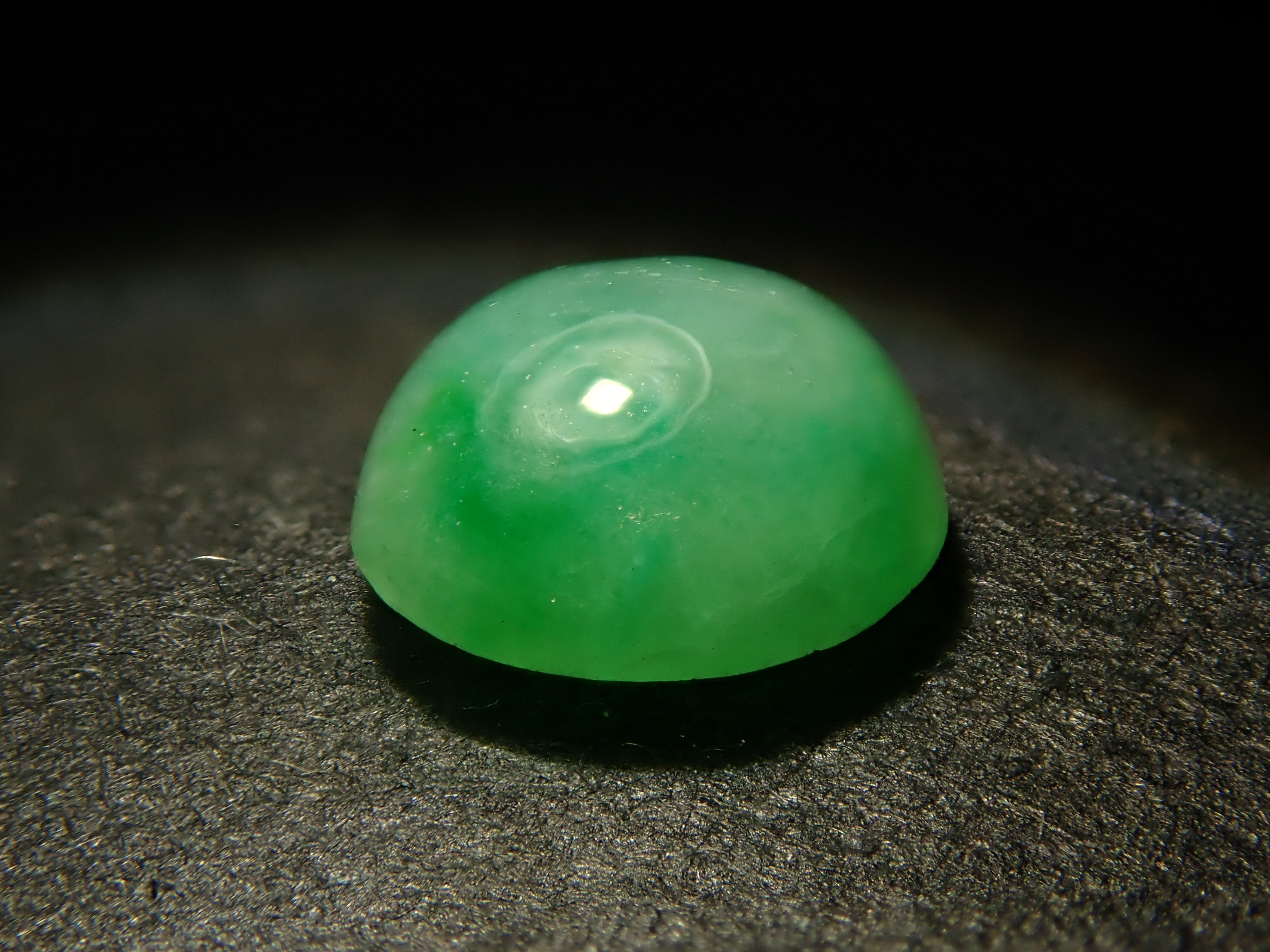 【12559997掲載】ミャンマー産翡翠（ヒスイ） 0.525ctルース