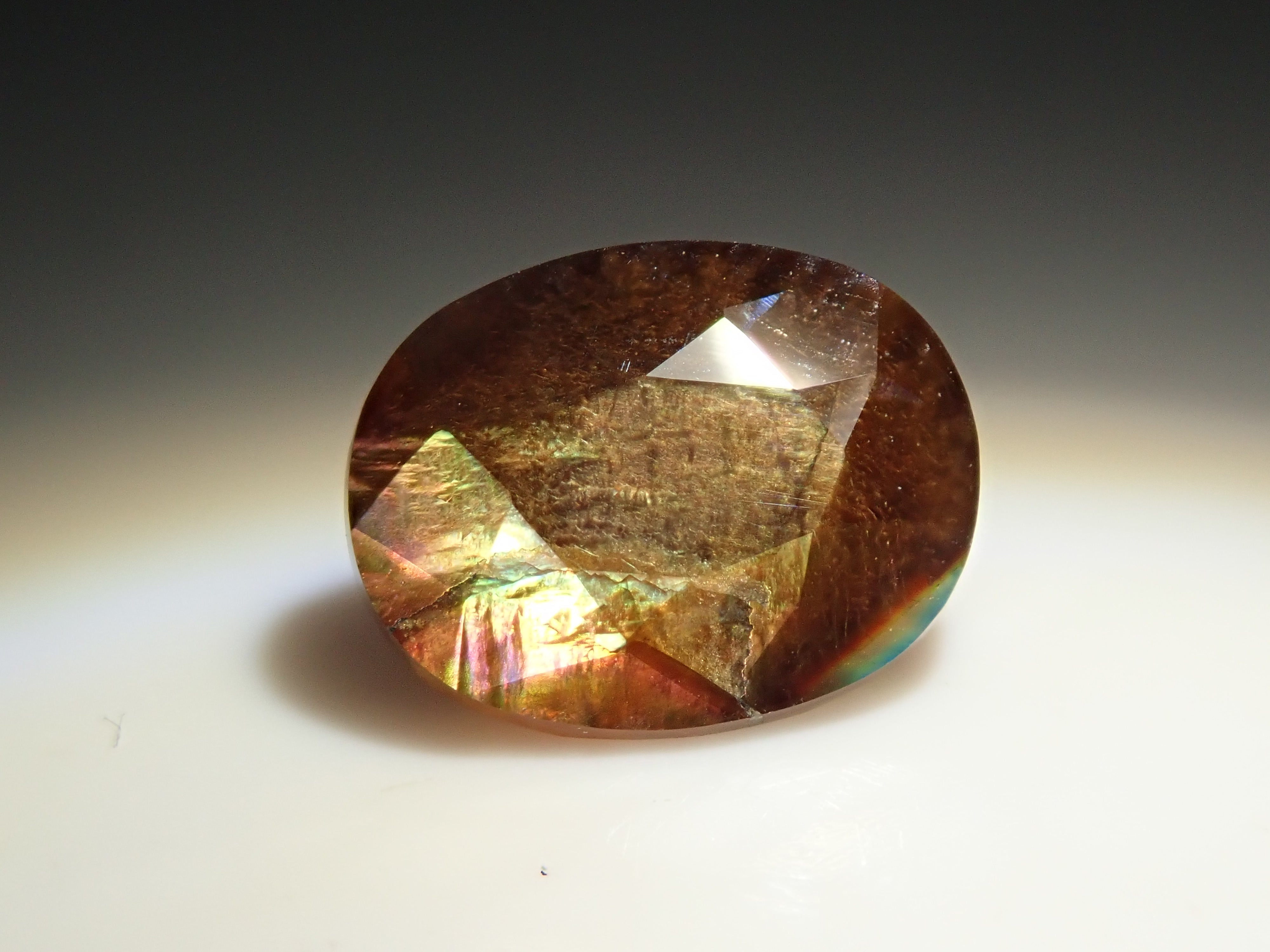 奈良県天川村産レインボーガーネット（アンドラダイトガーネット） 1.951ctルース