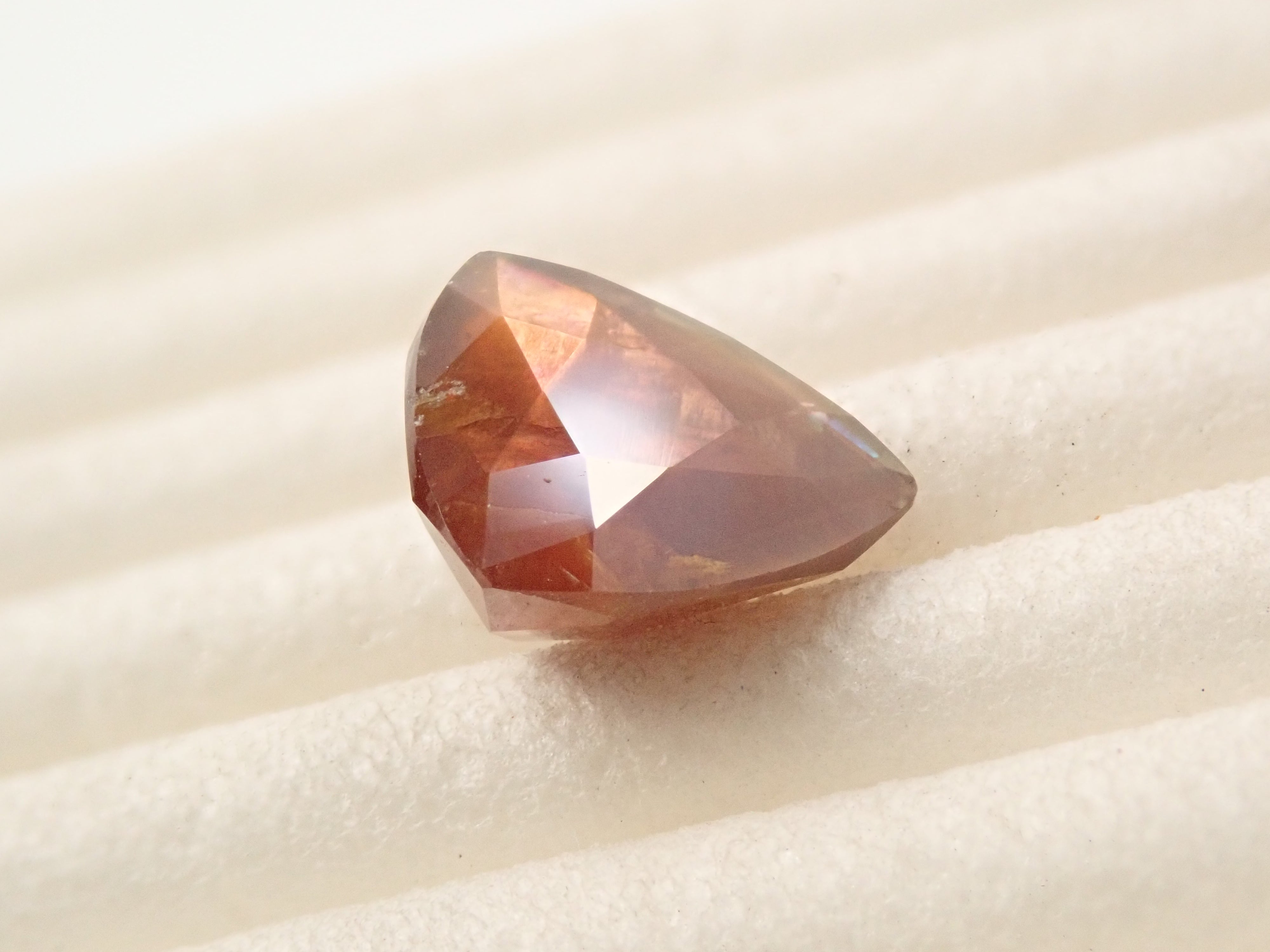 奈良県天川村産レインボーガーネット（アンドラダイトガーネット） 1.827ctルース