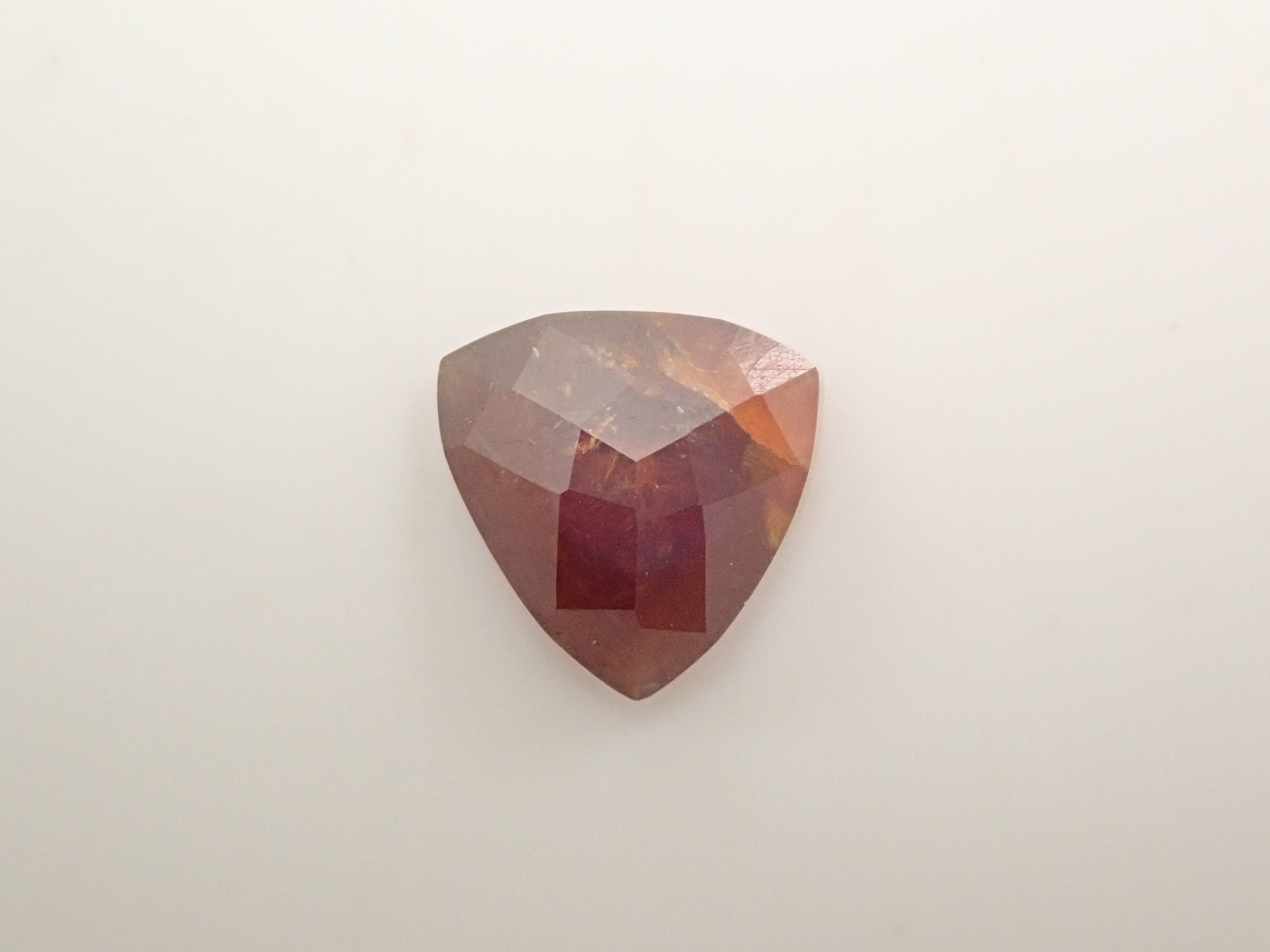 奈良県天川村産レインボーガーネット（アンドラダイトガーネット） 1.827ctルース