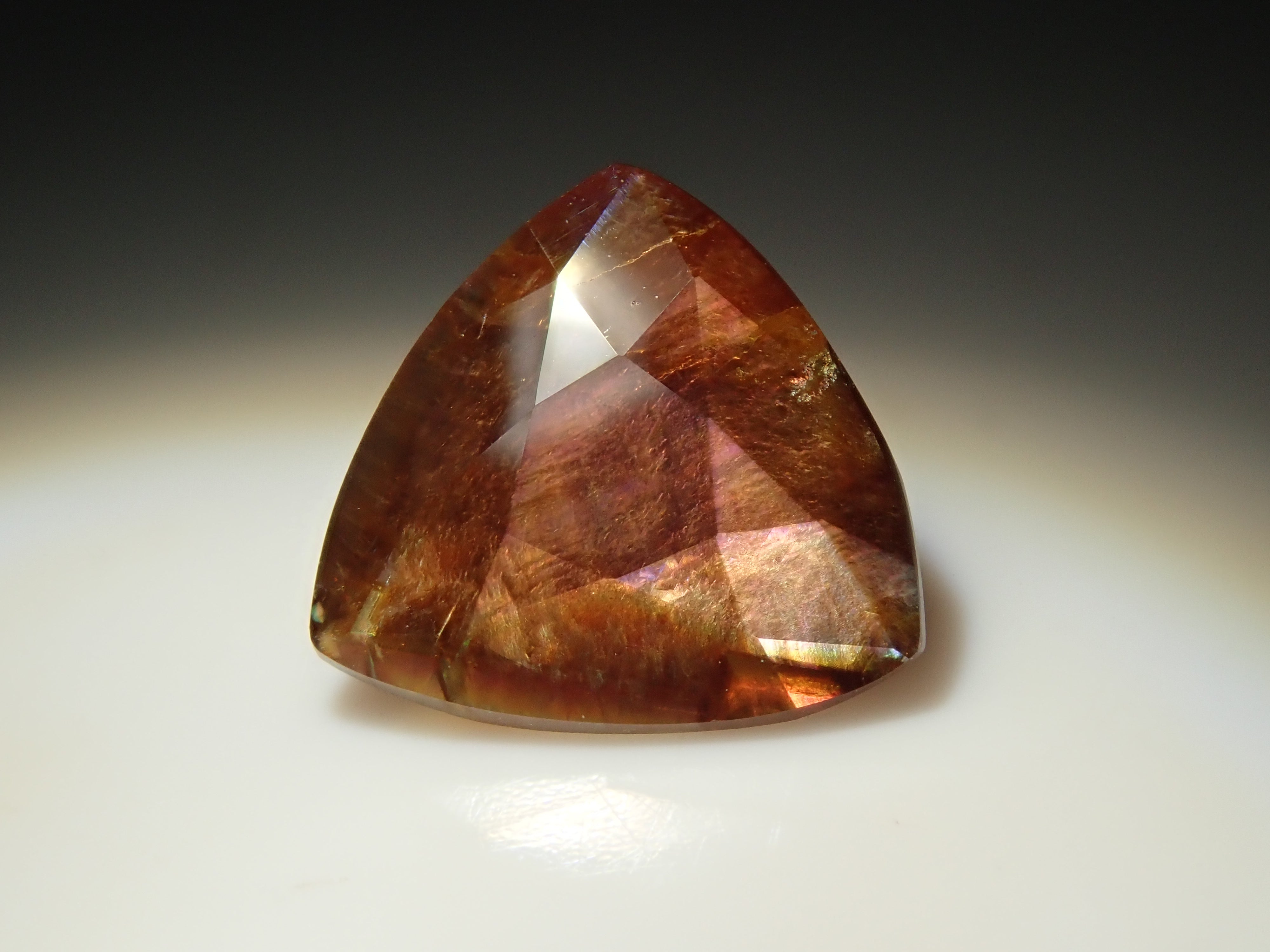 奈良県天川村産レインボーガーネット（アンドラダイトガーネット） 1.827ctルース