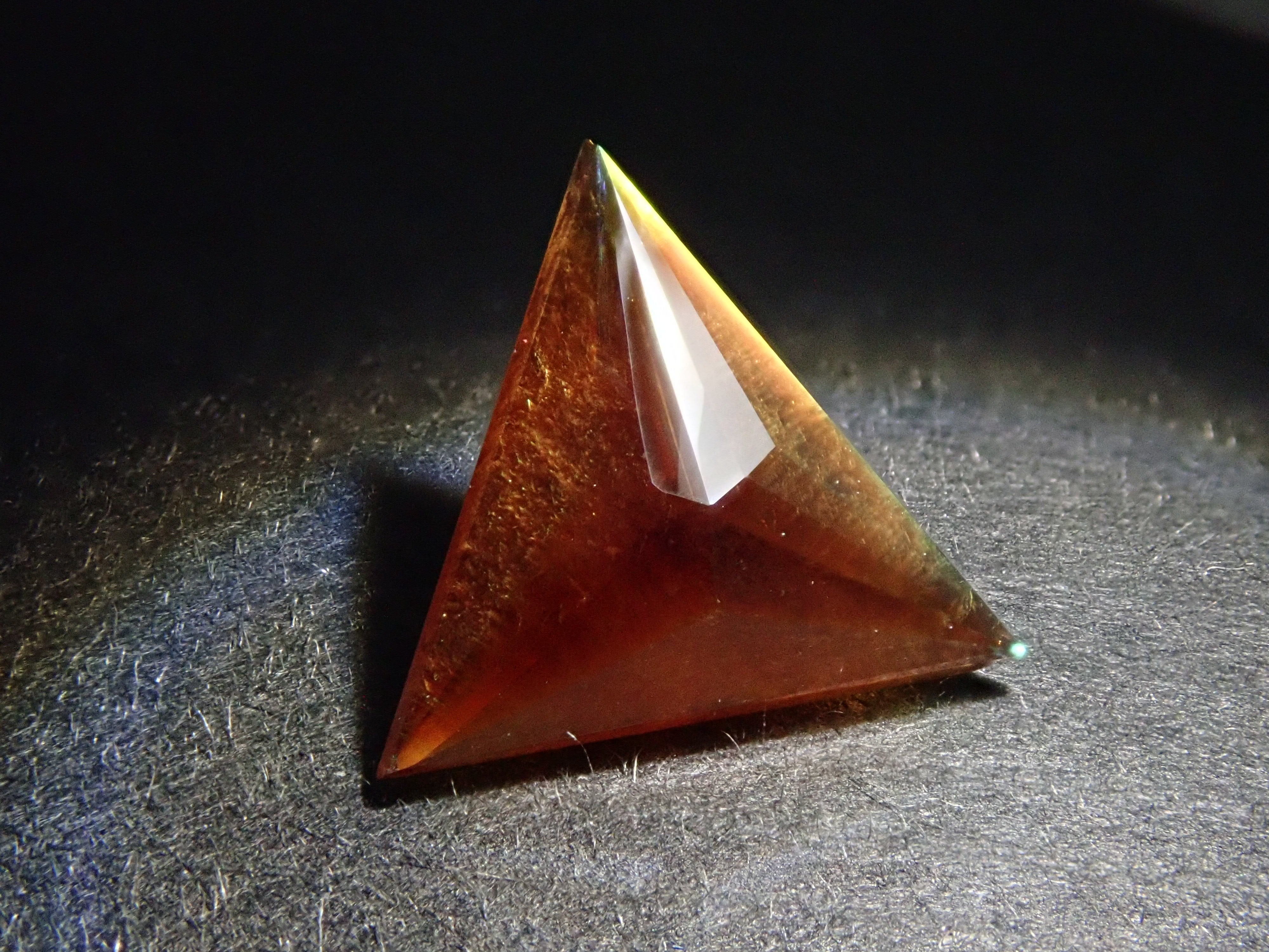 奈良県天川村産レインボーガーネット（アンドラダイトガーネット） 1.458ctルース