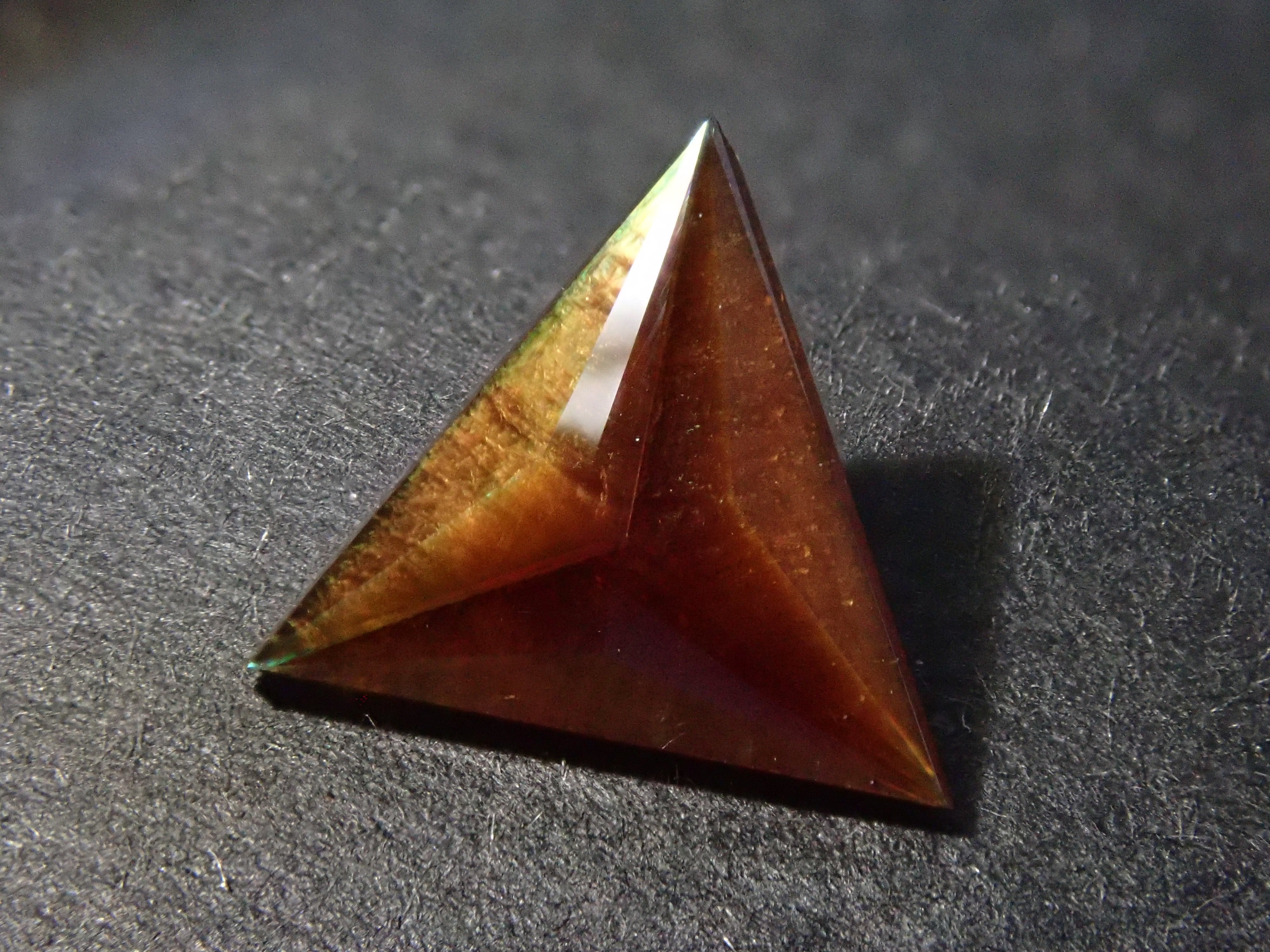 奈良県天川村産レインボーガーネット（アンドラダイトガーネット） 1.458ctルース