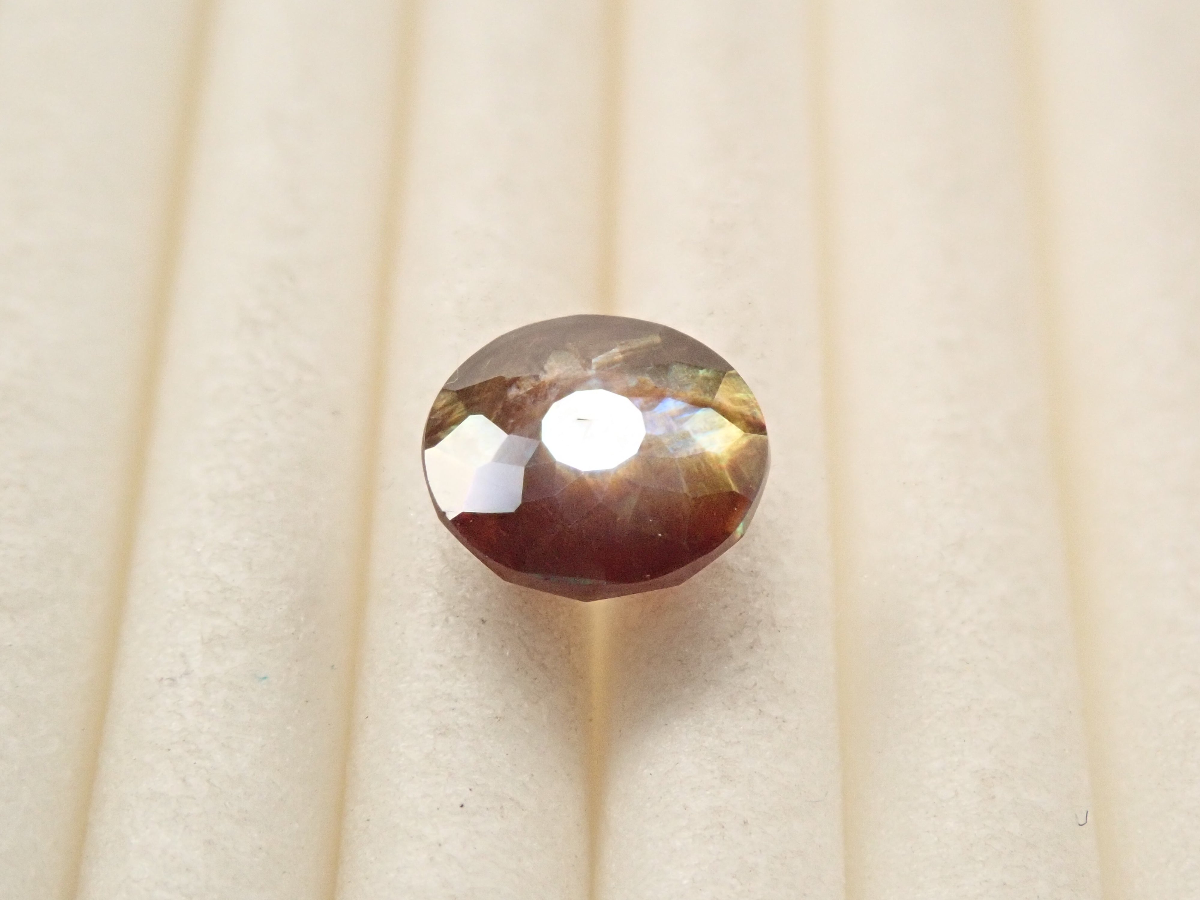 奈良県天川村産レインボーガーネット（アンドラダイトガーネット） 0.989ctルース