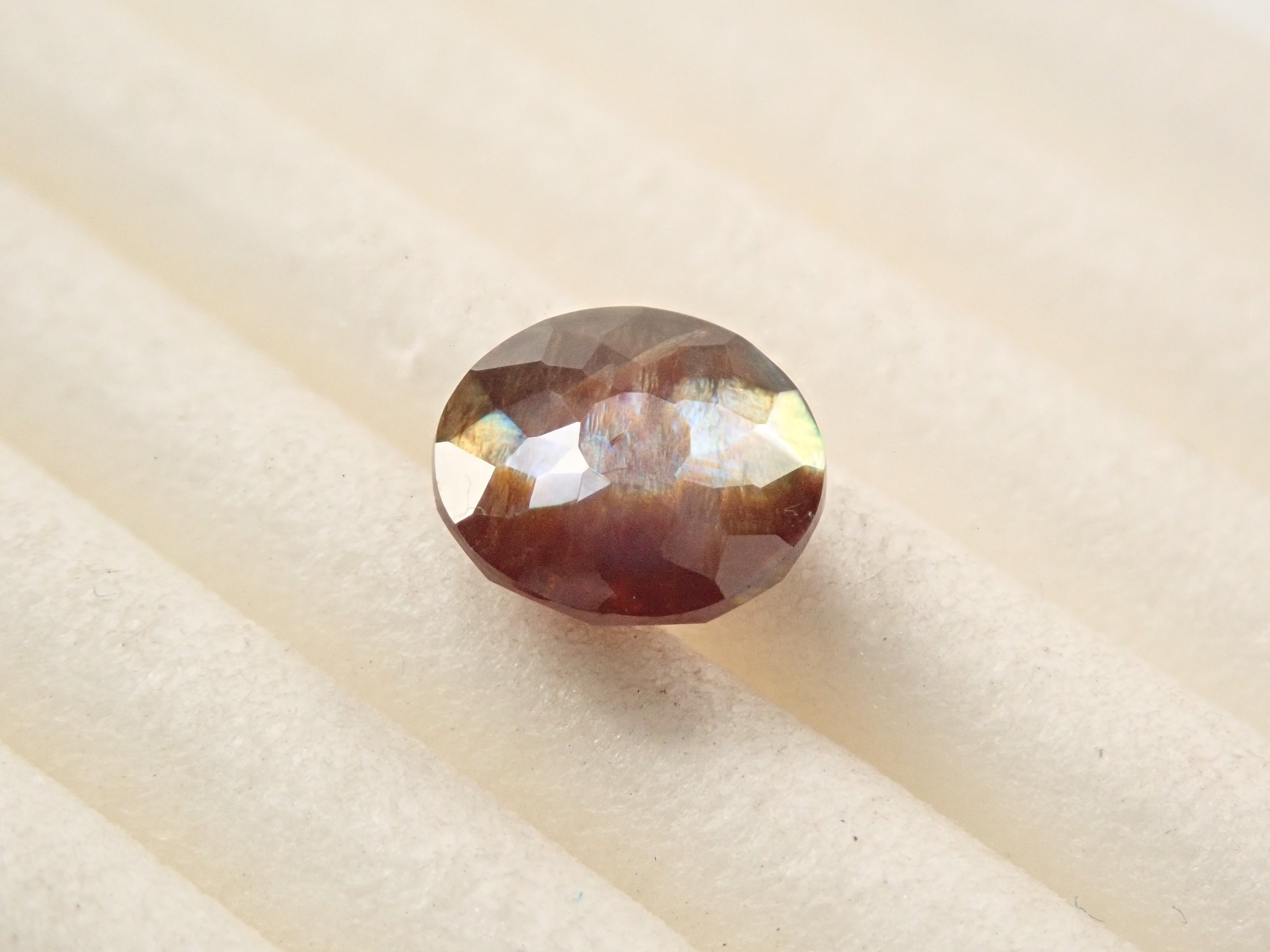 奈良県天川村産レインボーガーネット（アンドラダイトガーネット） 0.989ctルース