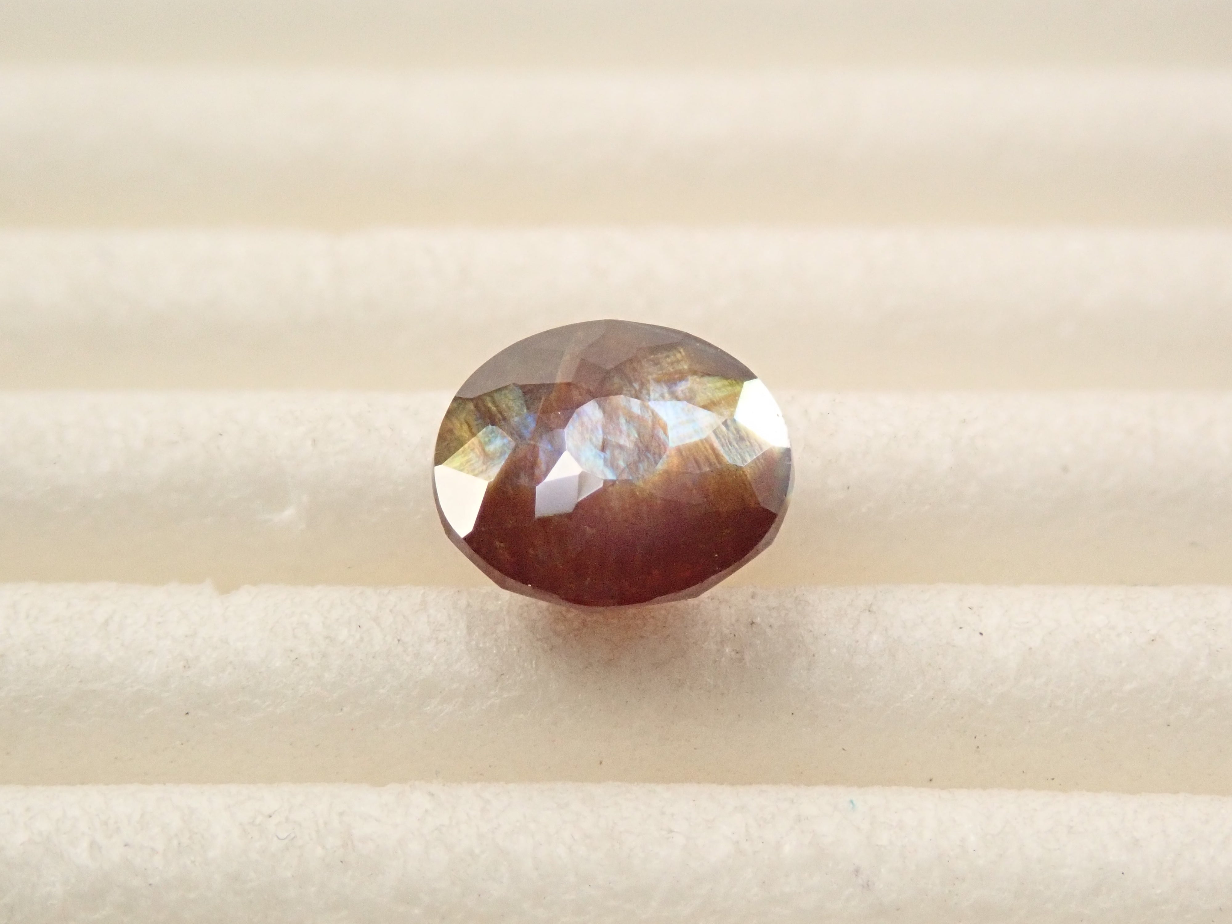 奈良県天川村産レインボーガーネット（アンドラダイトガーネット） 0.989ctルース