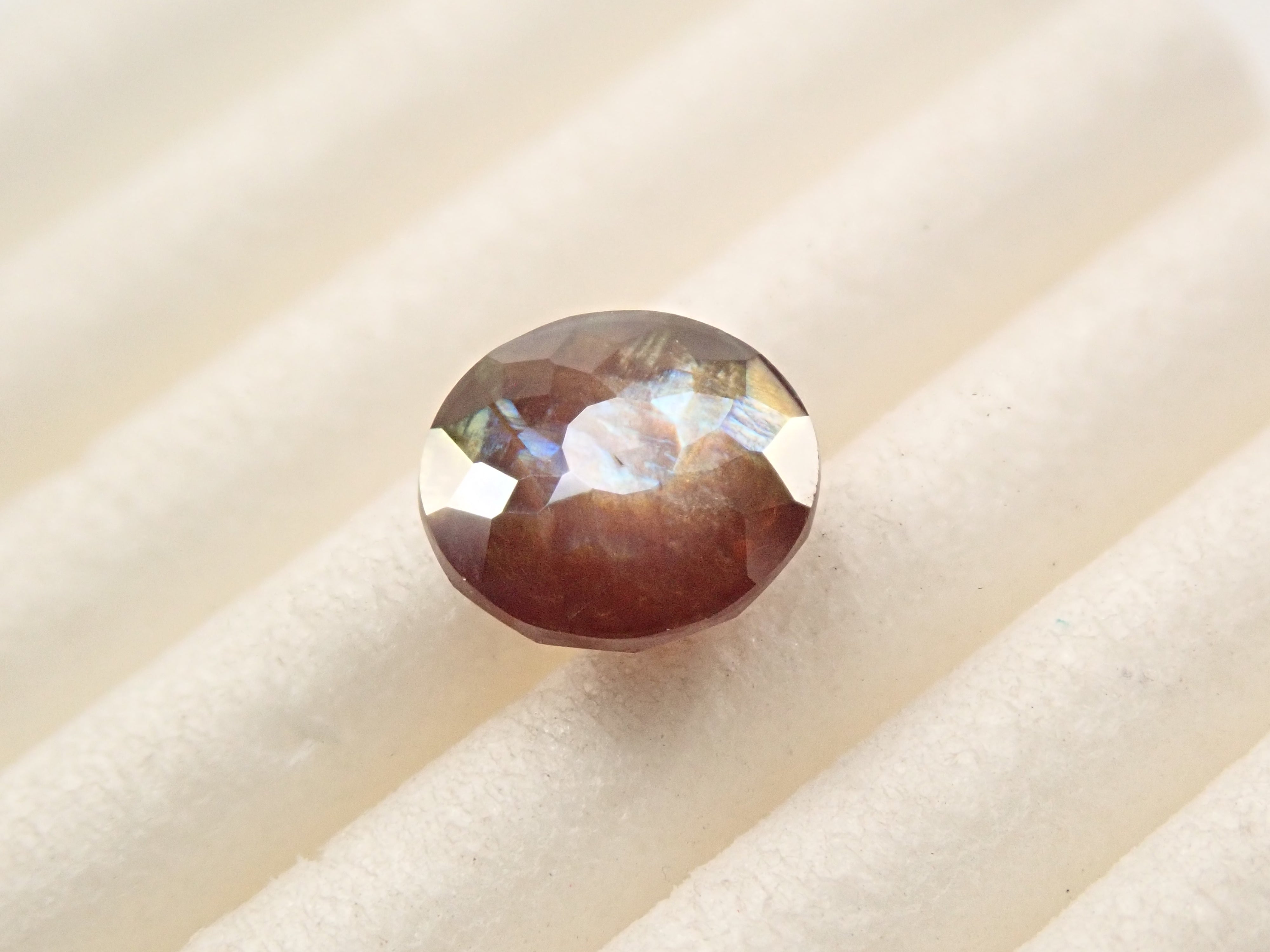 奈良県天川村産レインボーガーネット（アンドラダイトガーネット） 0.989ctルース