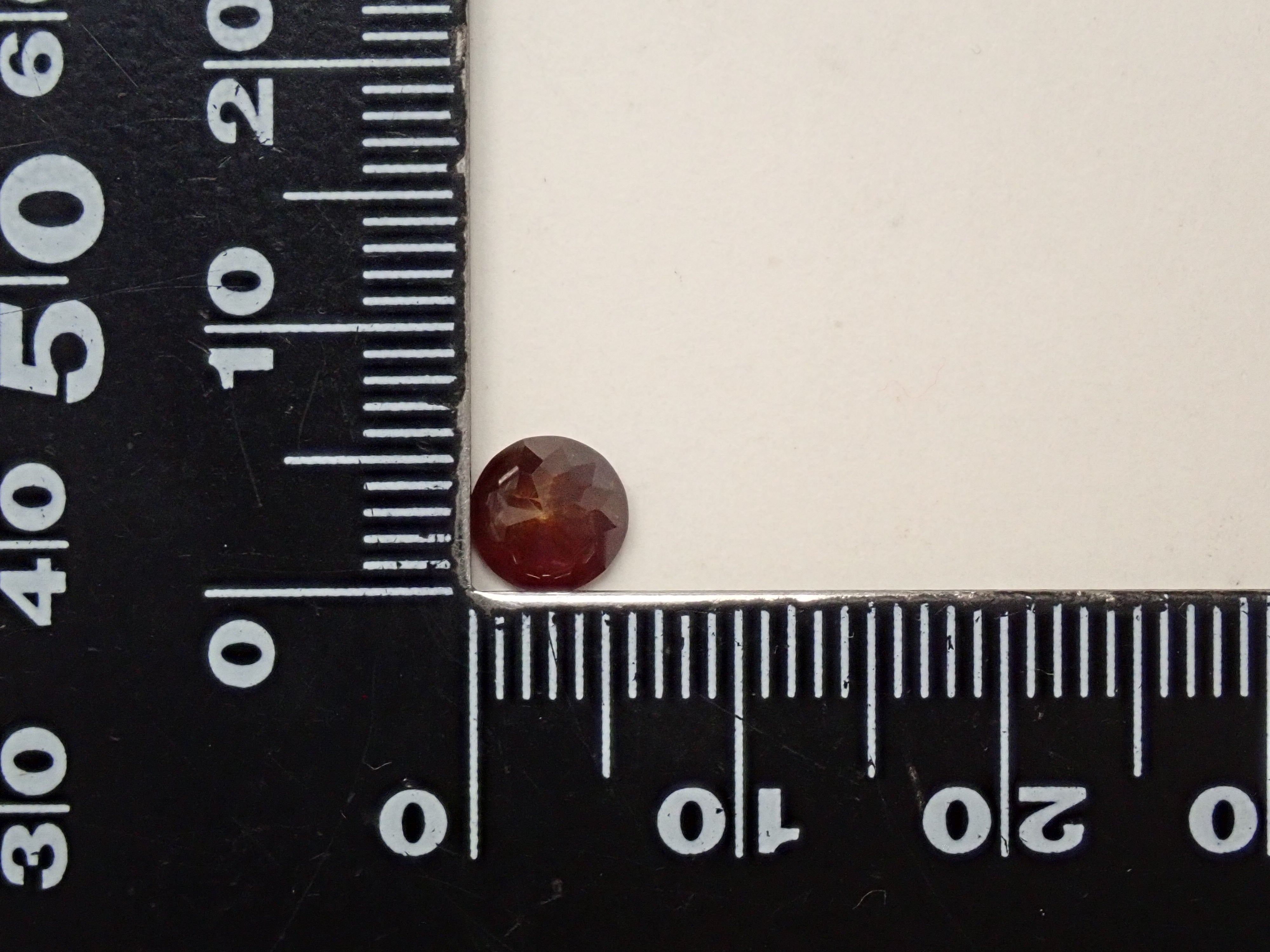 奈良県天川村産レインボーガーネット（アンドラダイトガーネット） 0.989ctルース