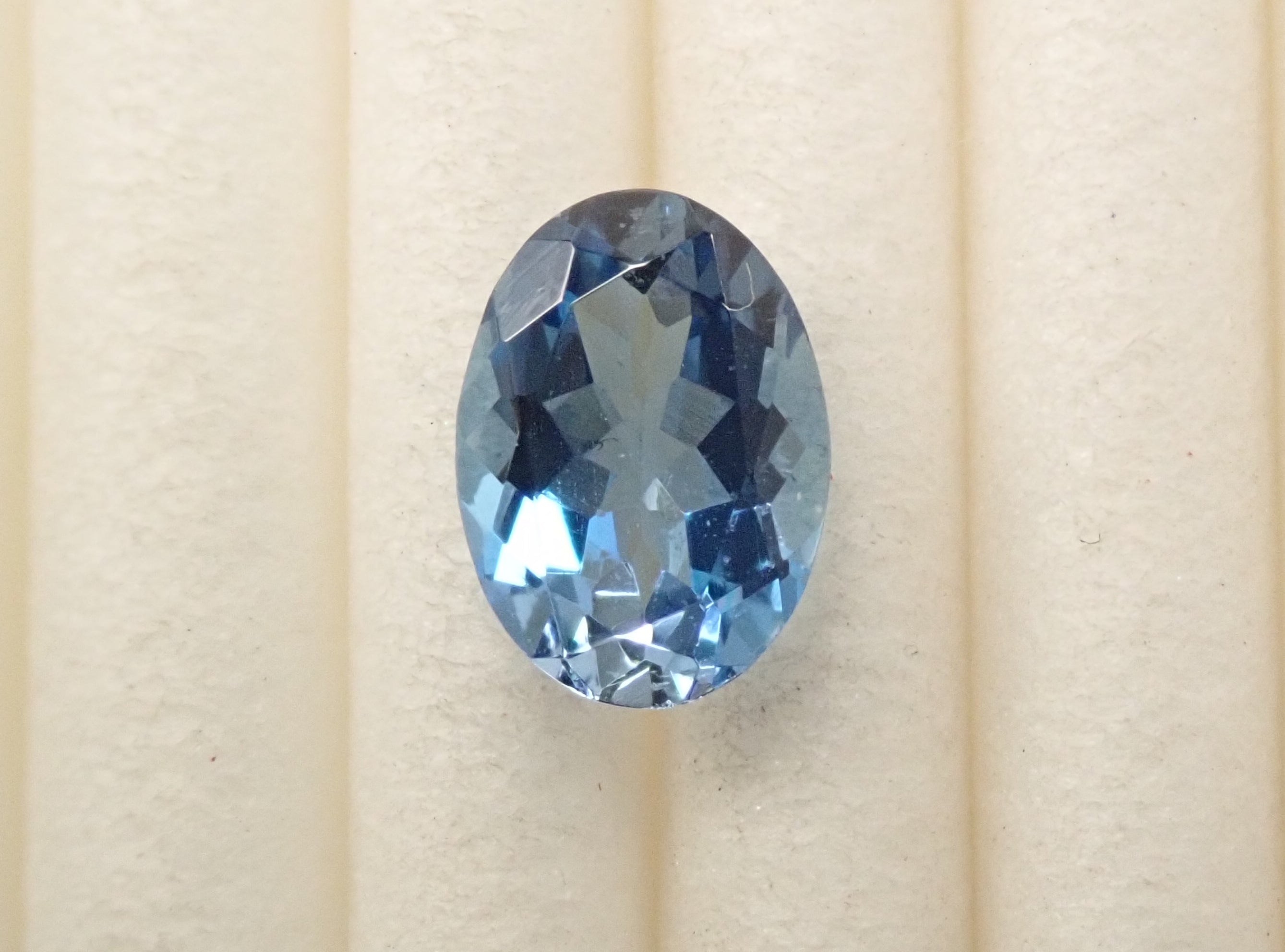 ブラジル産サンタマリアアクアマリン 0.669ctルース