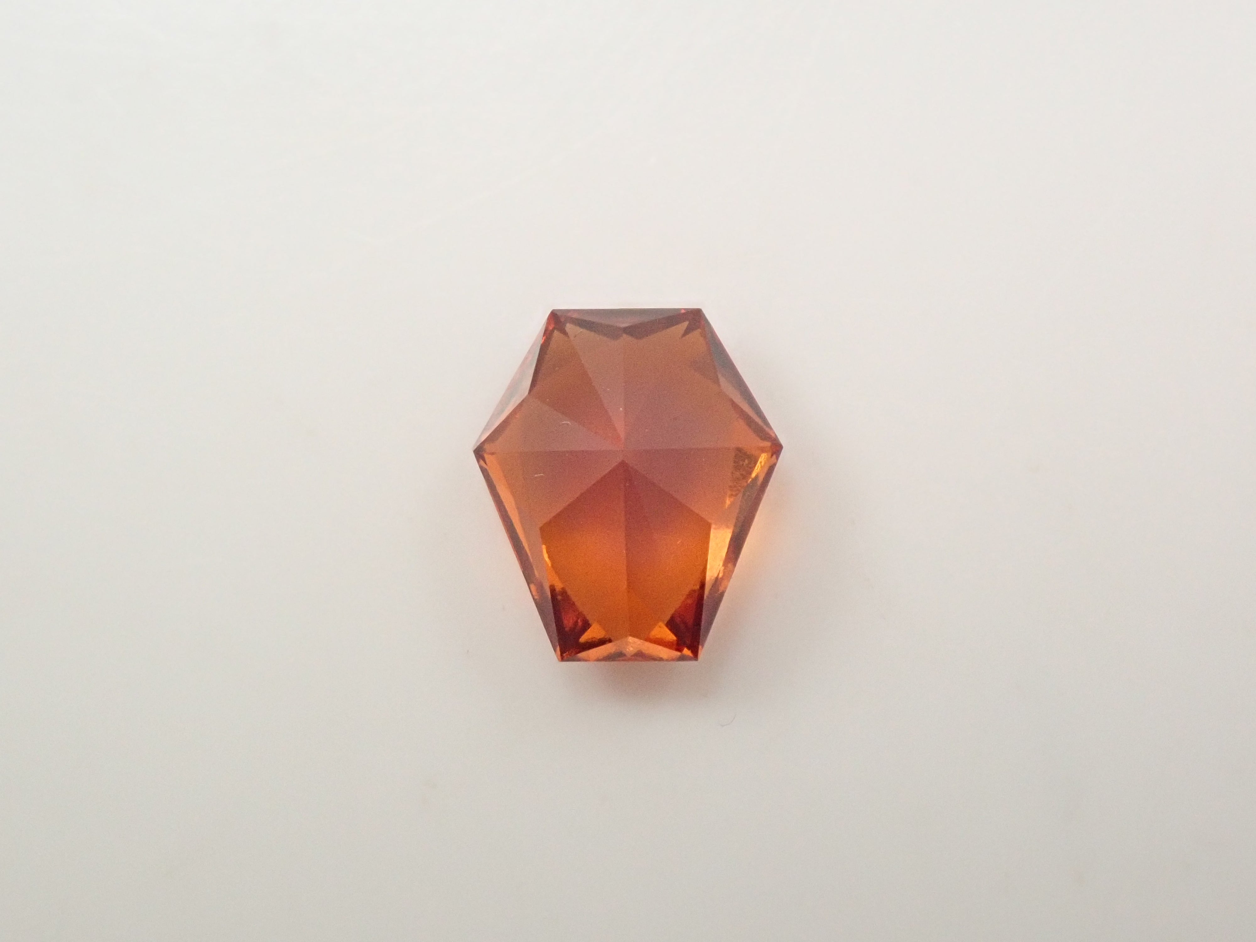 【12561614掲載】スリランカ産ヘソナイトガーネット 1.674ctルース