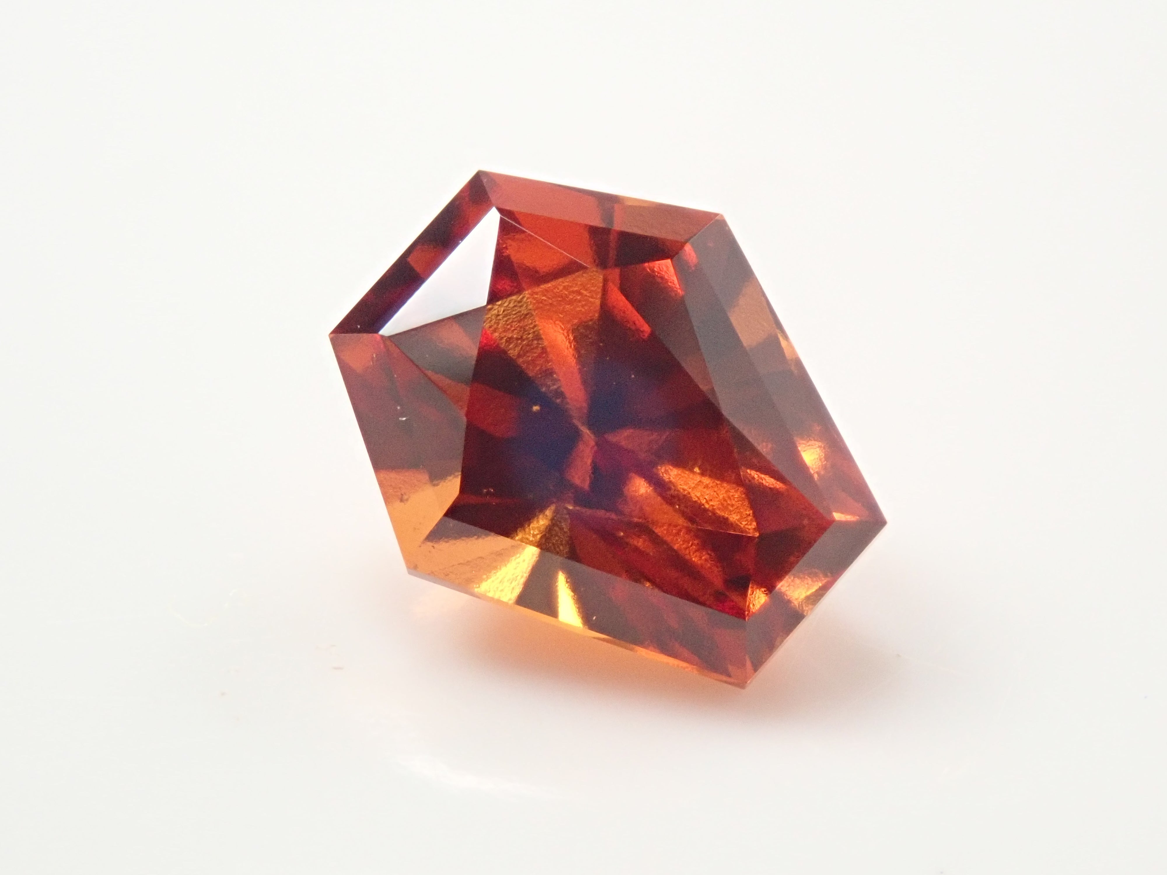 【12561614掲載】スリランカ産ヘソナイトガーネット 1.674ctルース