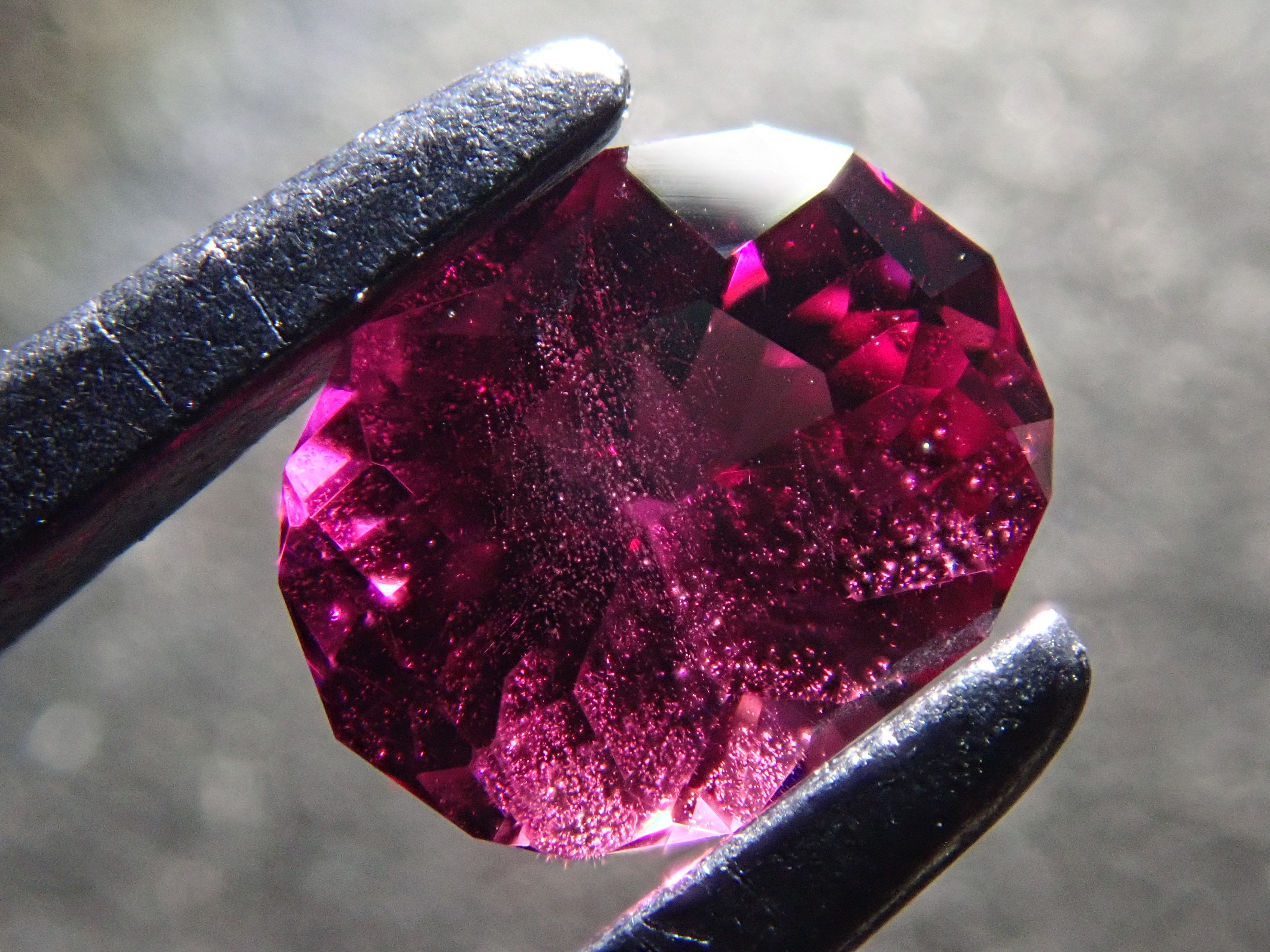 【2/14 22時販売】タンザニア産ロードライトガーネット 0.733ctルース