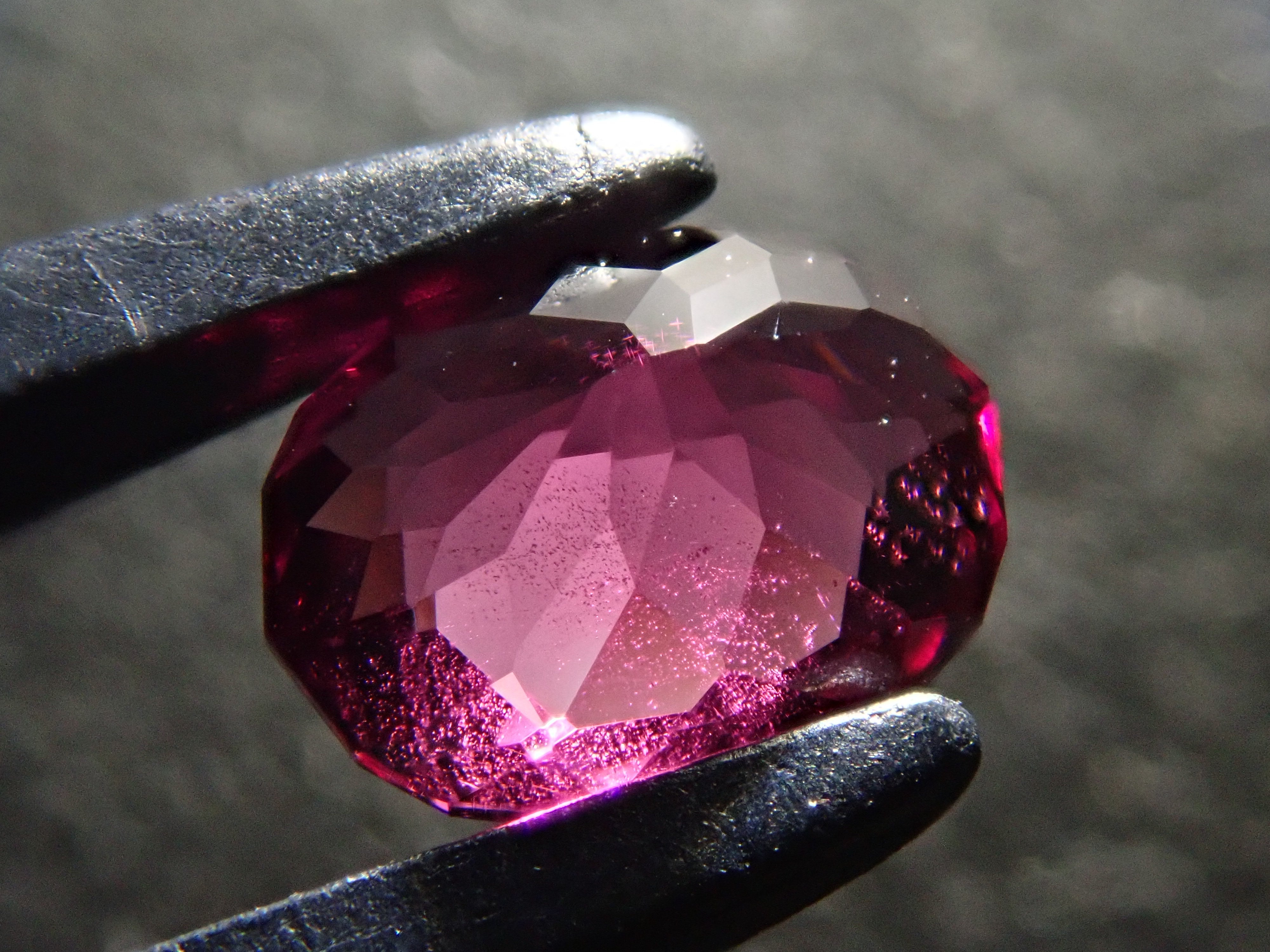 【2/14 22時販売】タンザニア産ロードライトガーネット 0.733ctルース