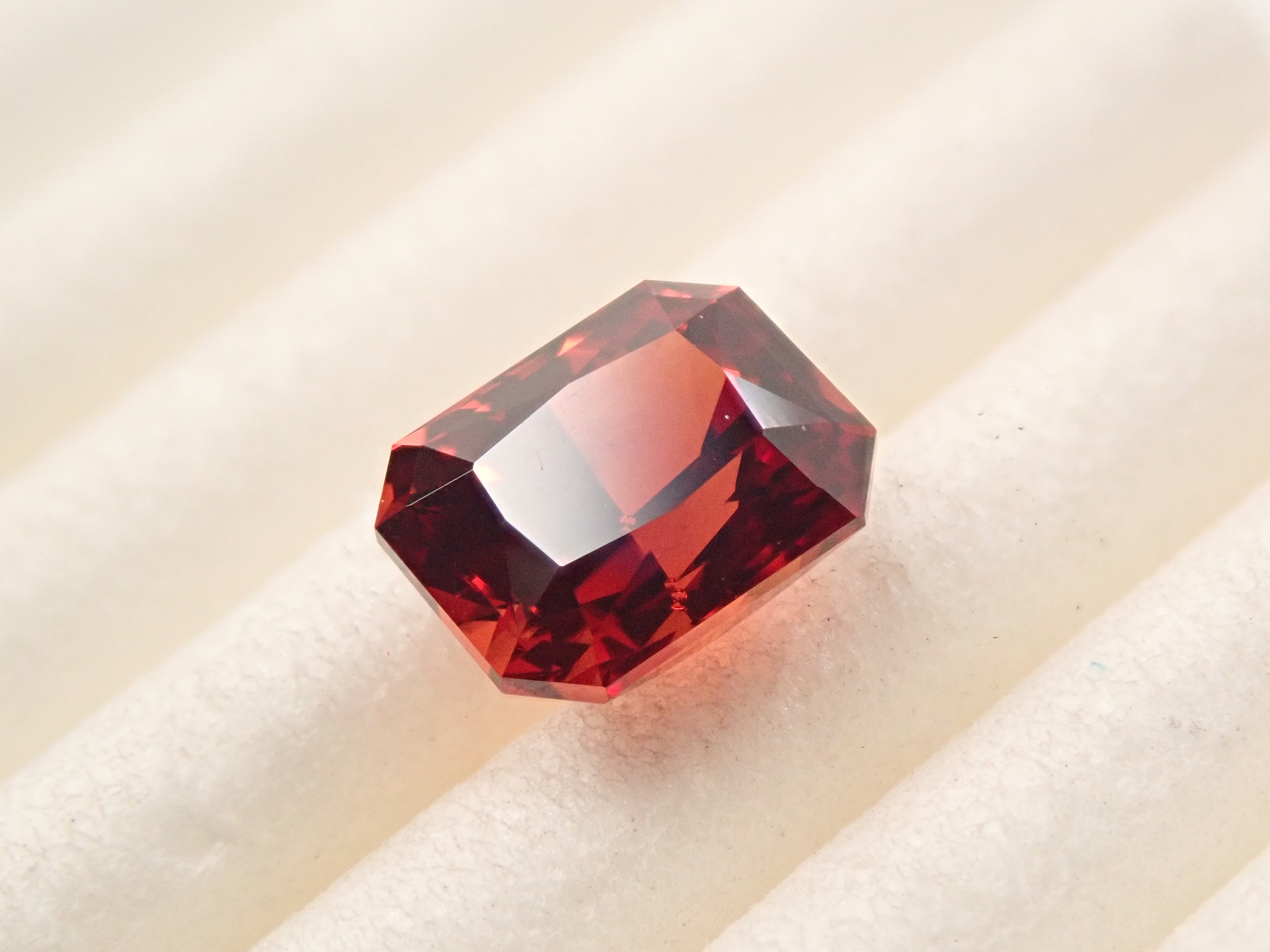 12561624掲載】タンザニア産スペサルティンガーネット 1.168ctルース