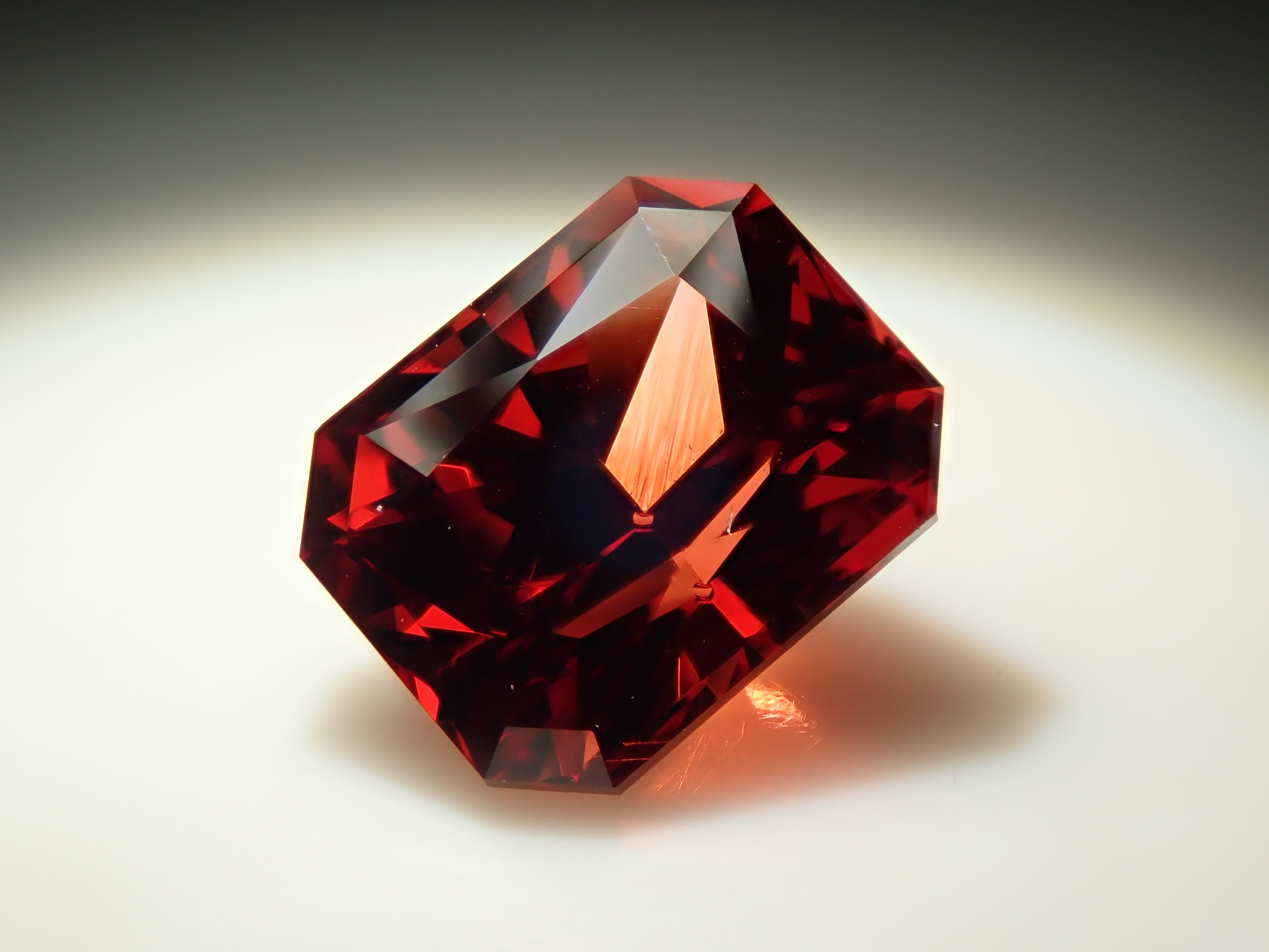 12561624掲載】タンザニア産スペサルティンガーネット 1.168ctルース