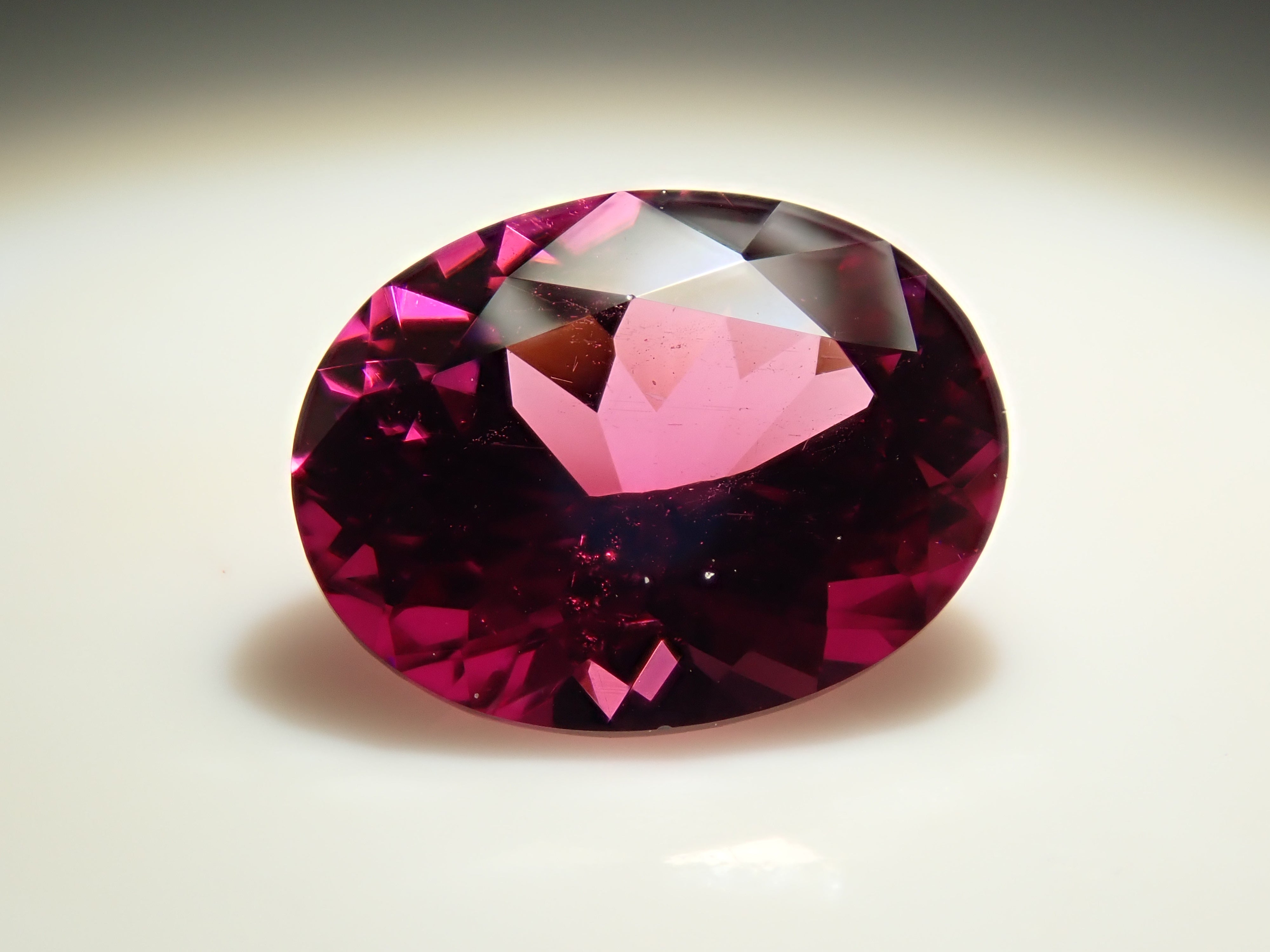 【12561653掲載】タンザニア産ロードライトガーネット 1.194ctルース