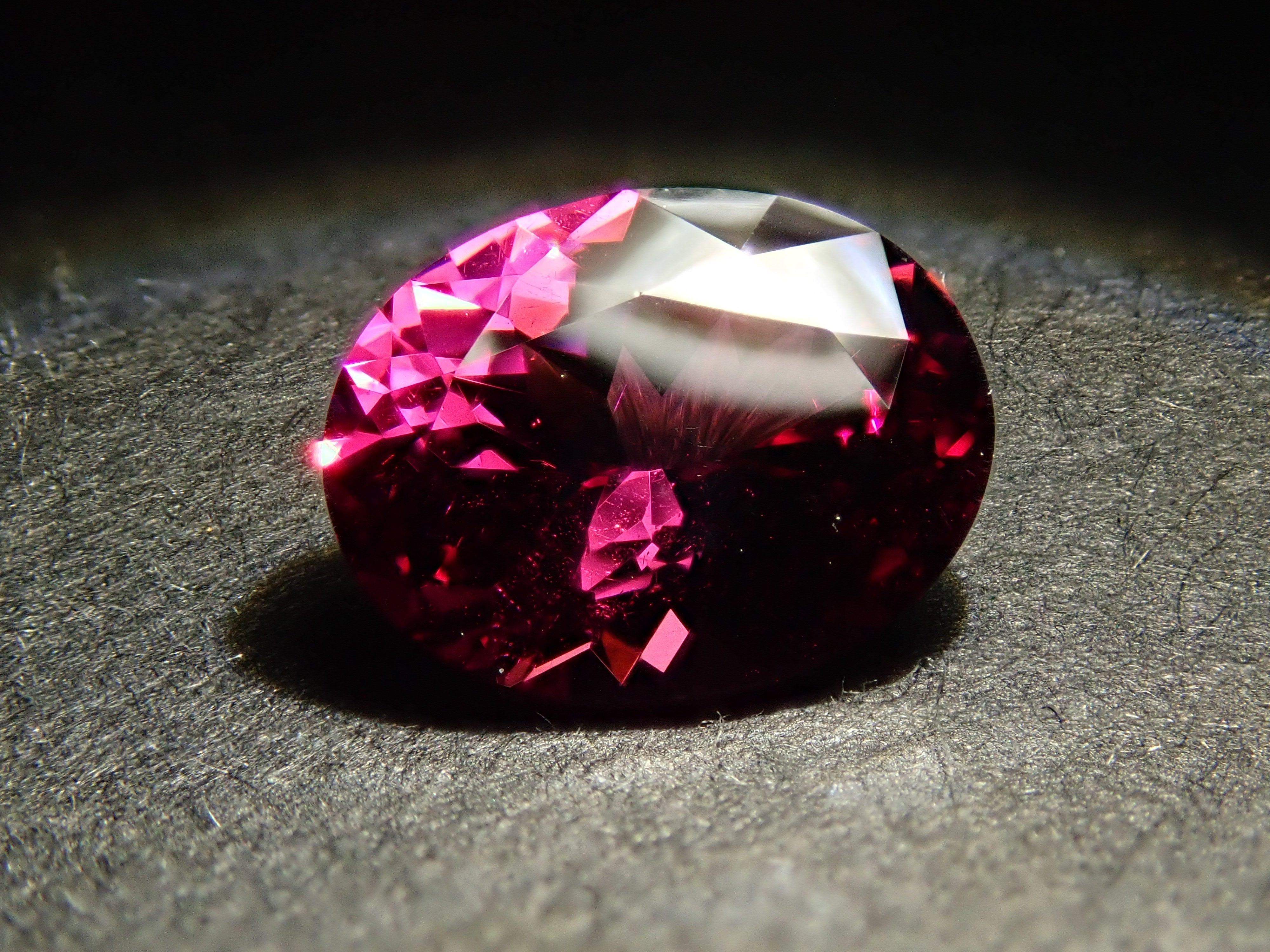 【2/12 22時販売】タンザニア産ロードライトガーネット 1.194ctルース