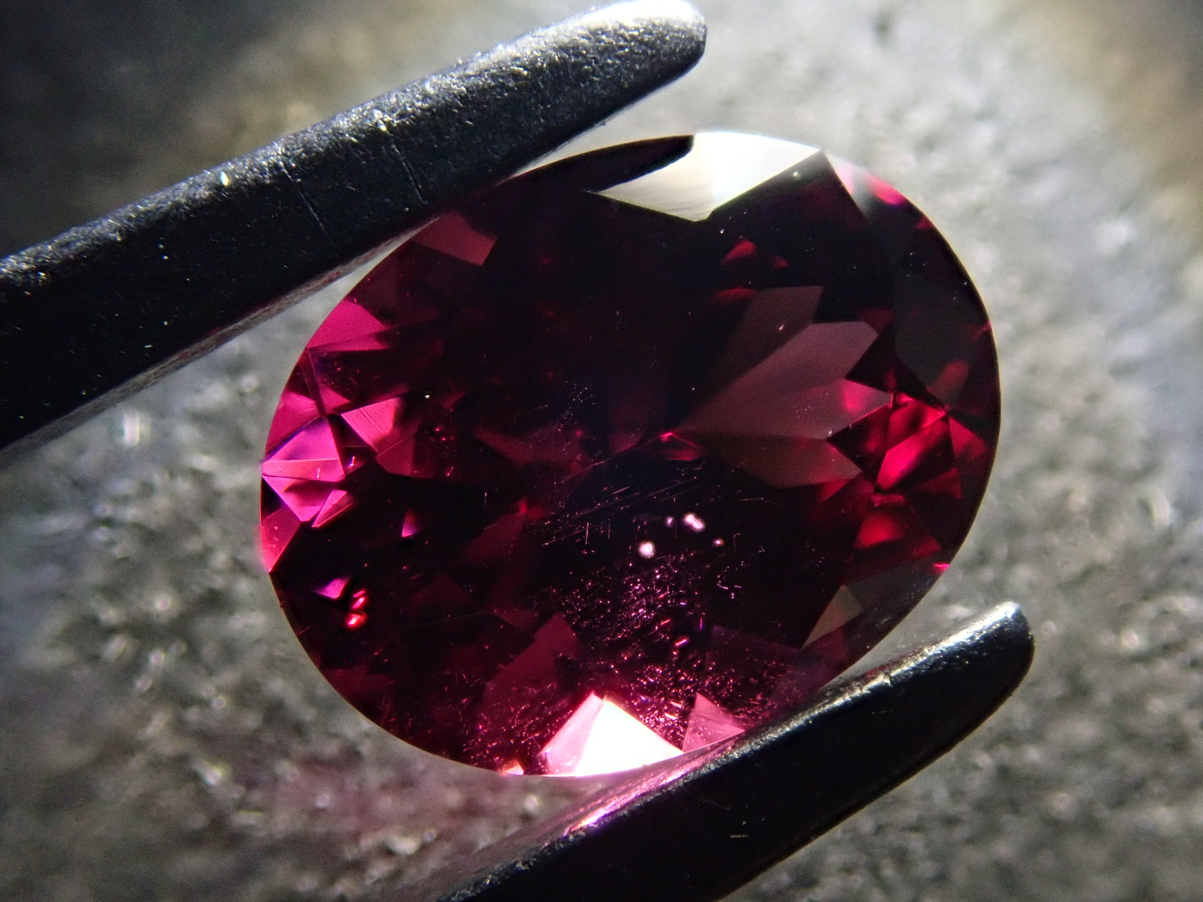 【2/12 22時販売】タンザニア産ロードライトガーネット 1.194ctルース