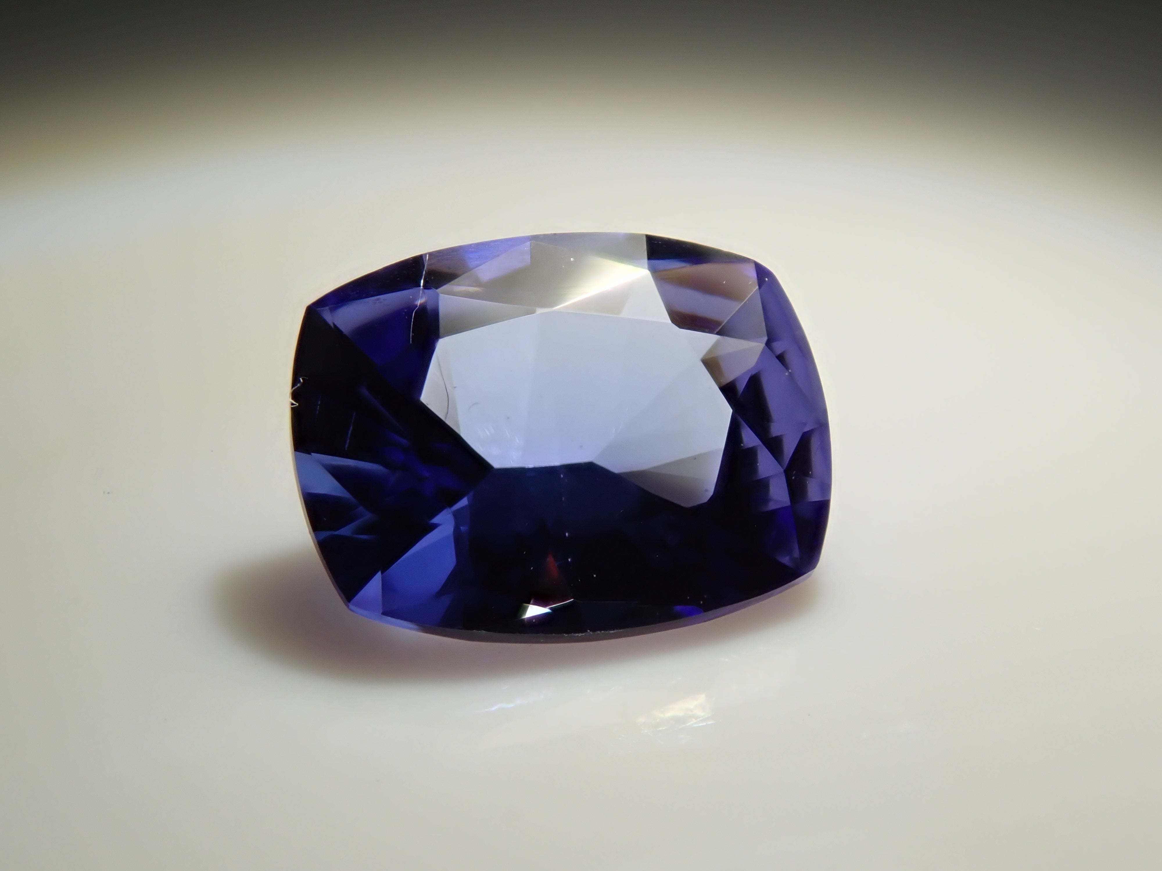 【12561656掲載】タンザニア産タンザナイト 0.505ctルース