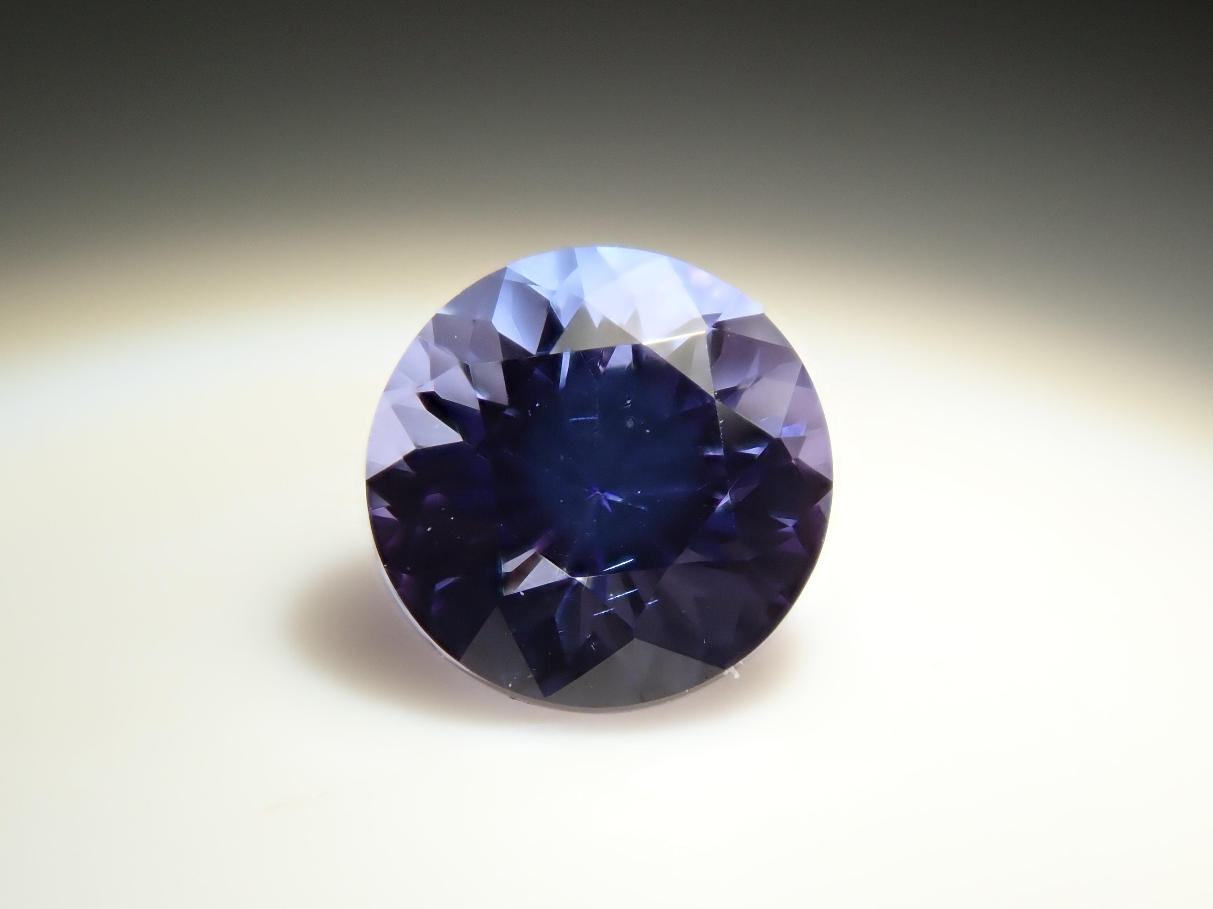 [On Sale at 10 PM on February 14th] Tanzanite from Tanzania 5.0mm/0.558ct Loose Stone
