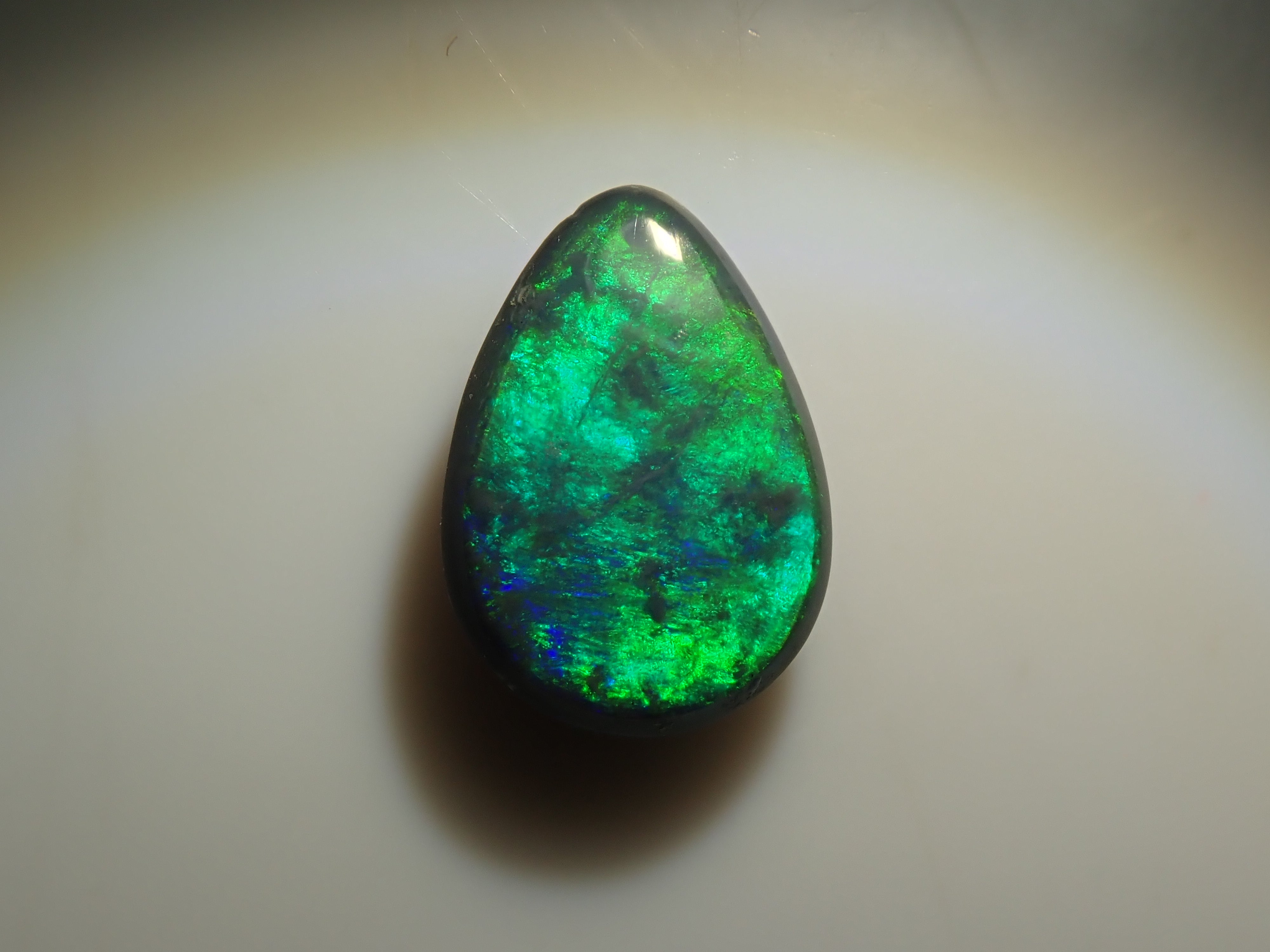オーストラリア産ブラックオパール 0.565ctルース