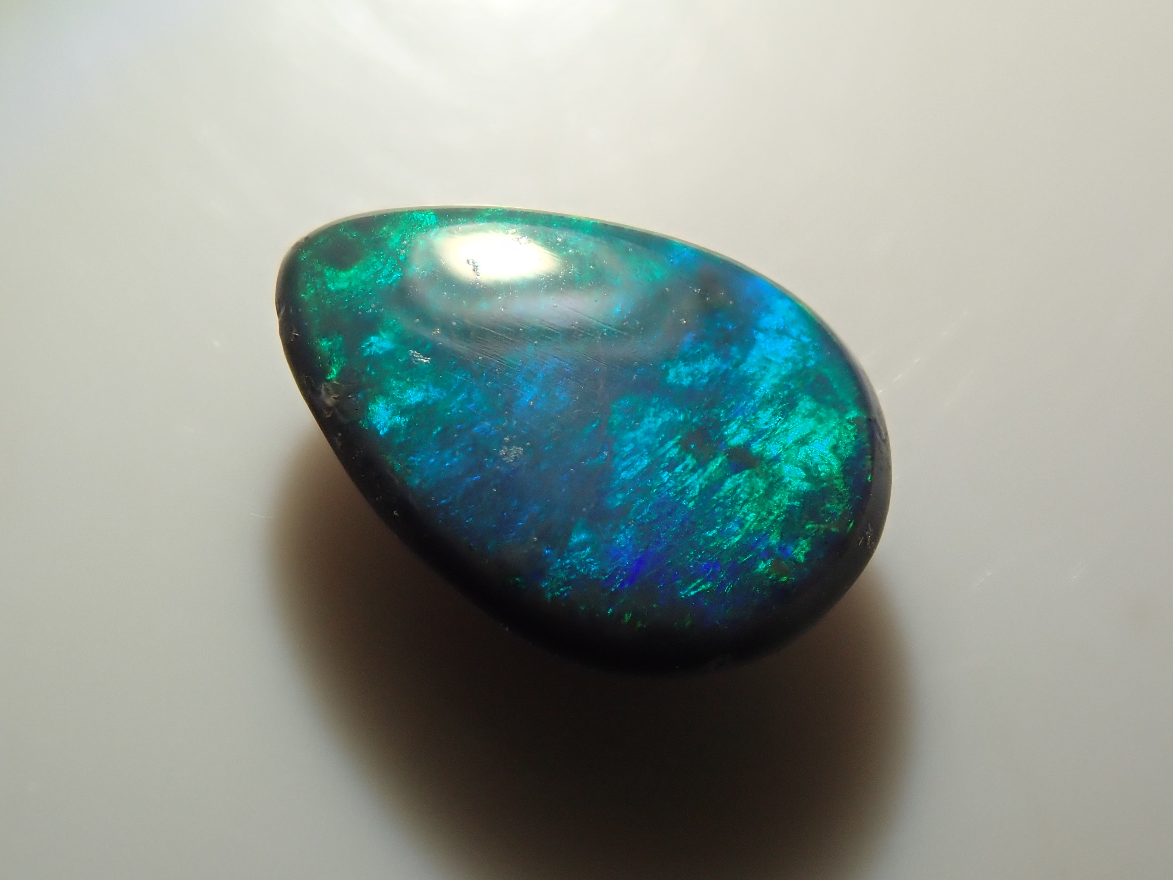 オーストラリア産ブラックオパール 0.565ctルース