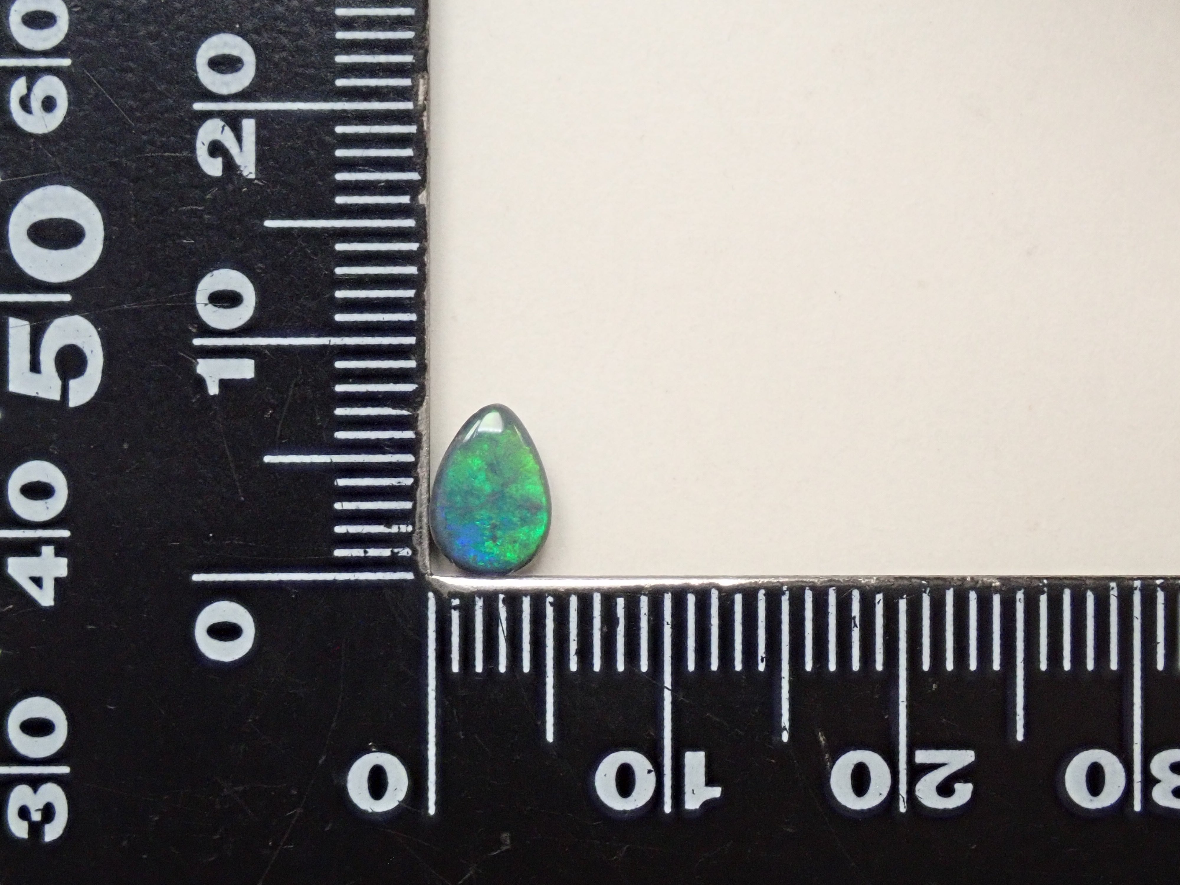 オーストラリア産ブラックオパール 0.565ctルース