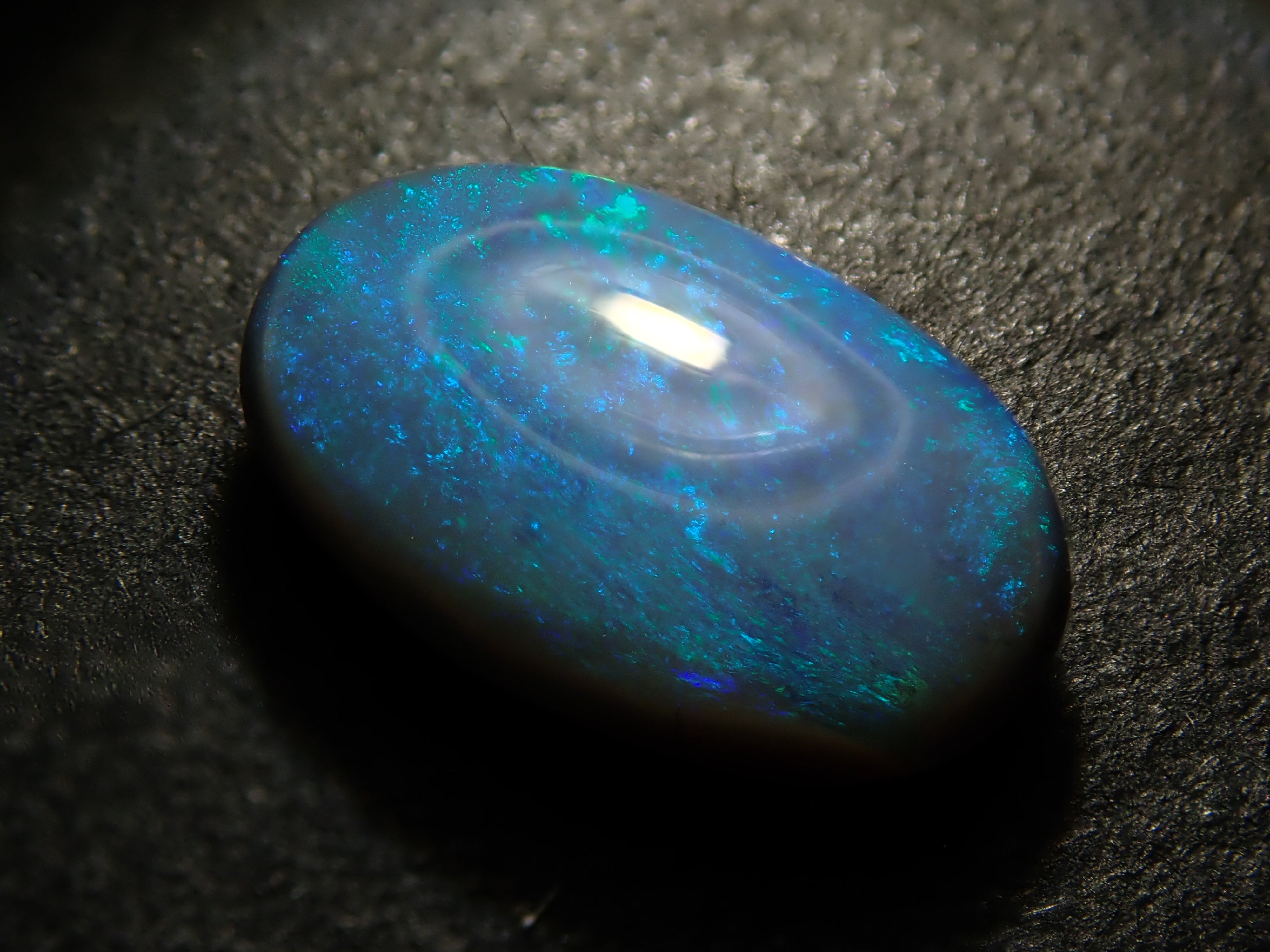 オーストラリア産ブラックオパール 0.805ctルース