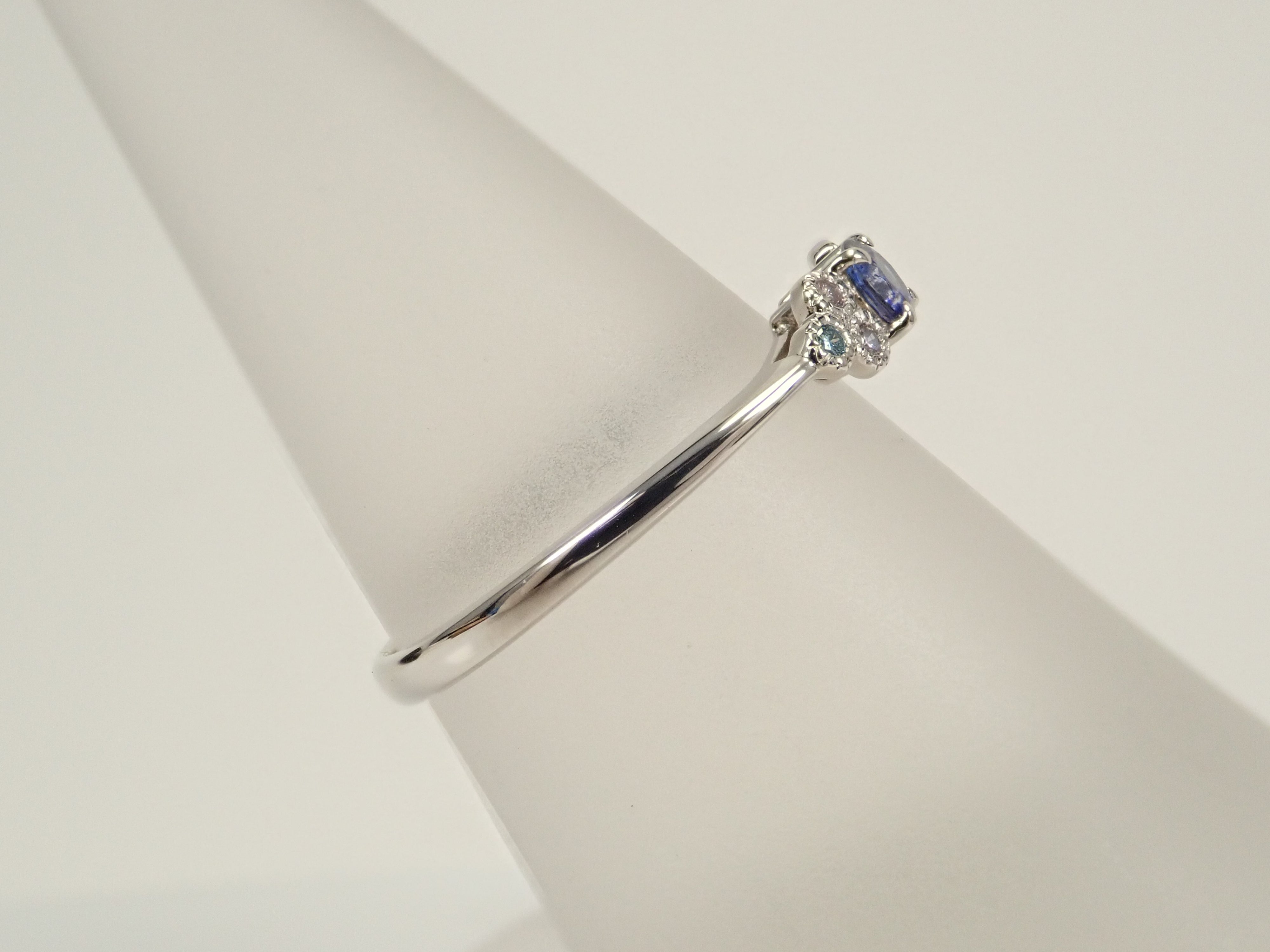 Pt950 ベニトアイト 0.17ct リング