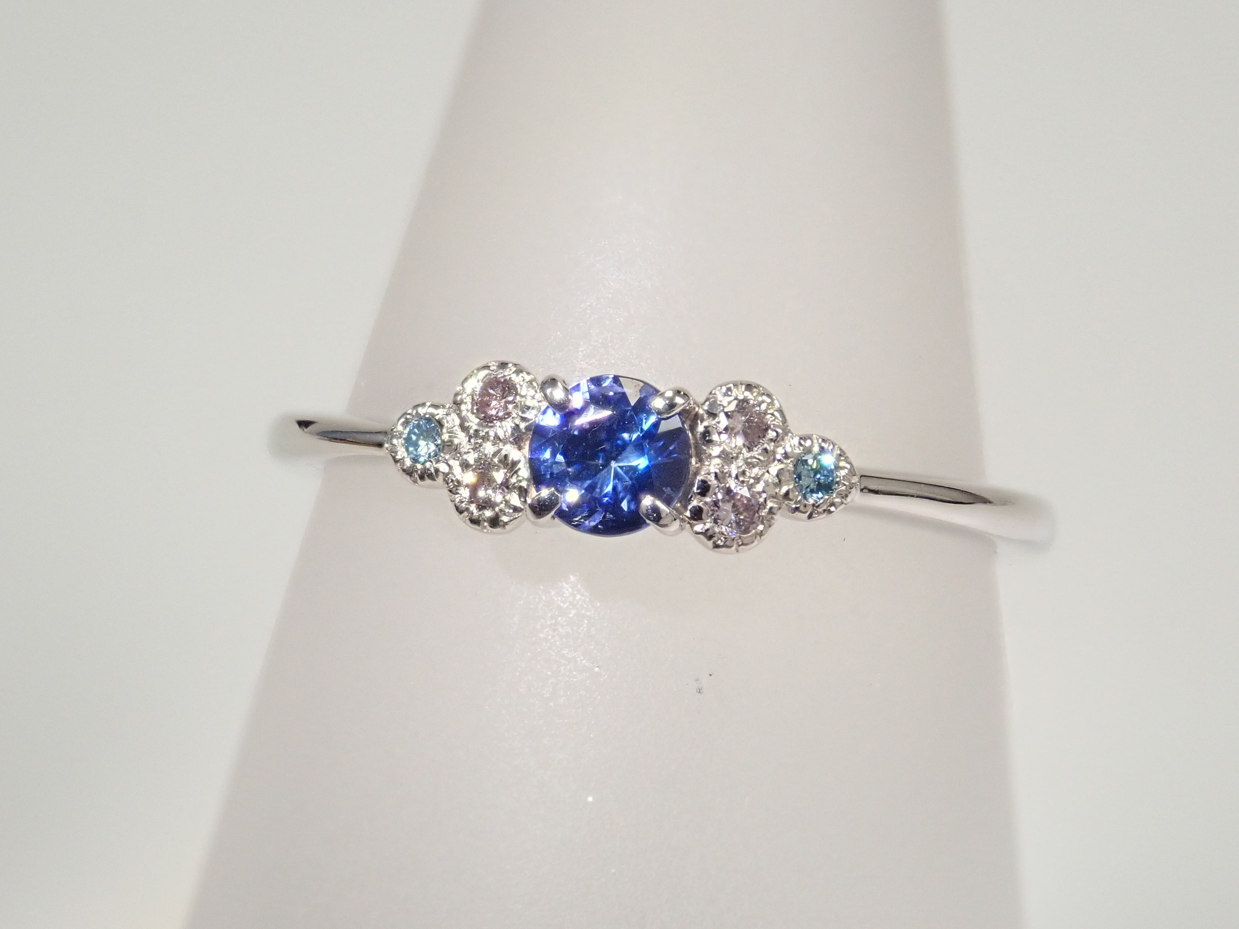 Pt950 ベニトアイト 0.17ct リング