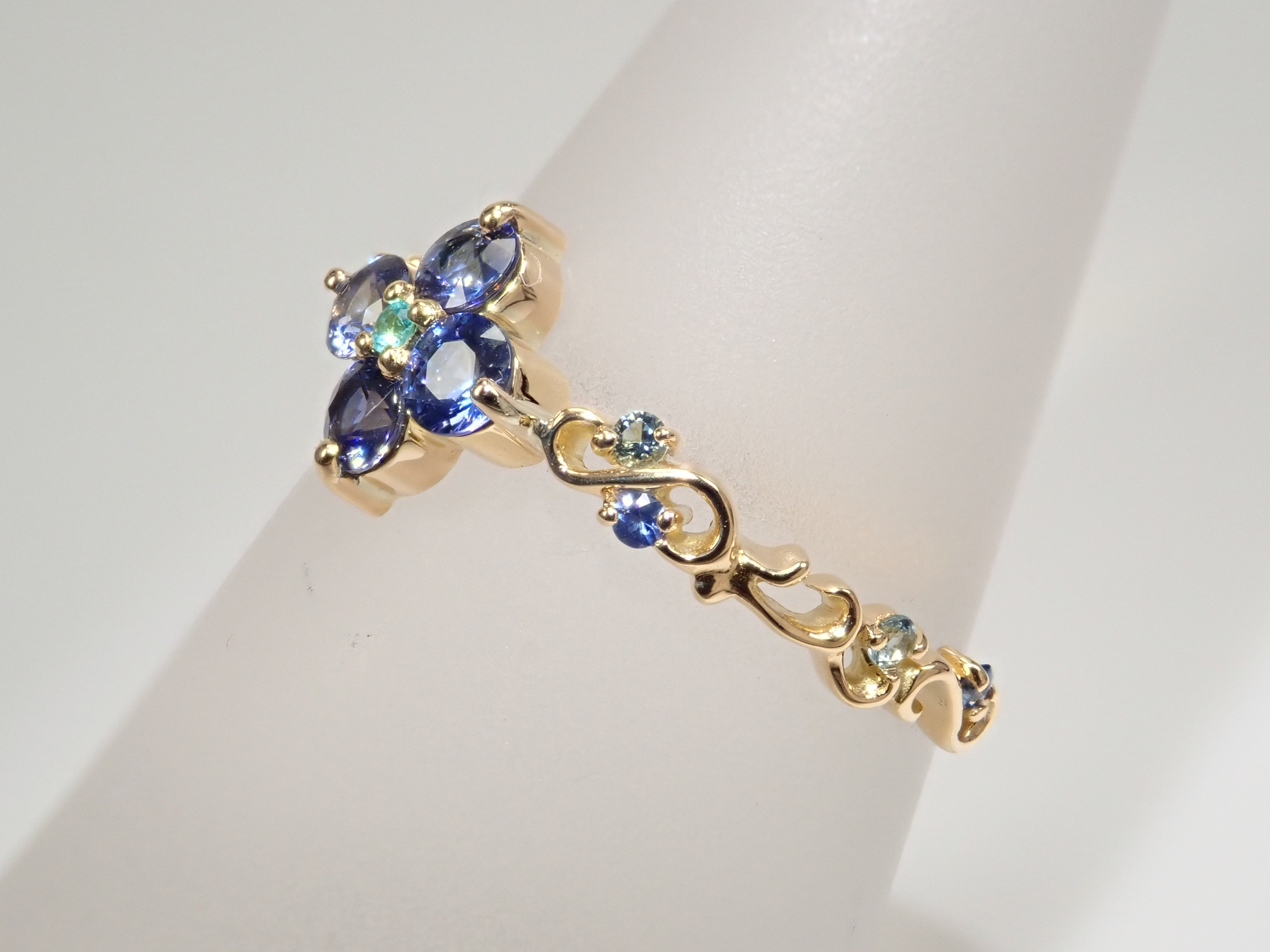 K18YG ベニトアイト 0.342ct リング