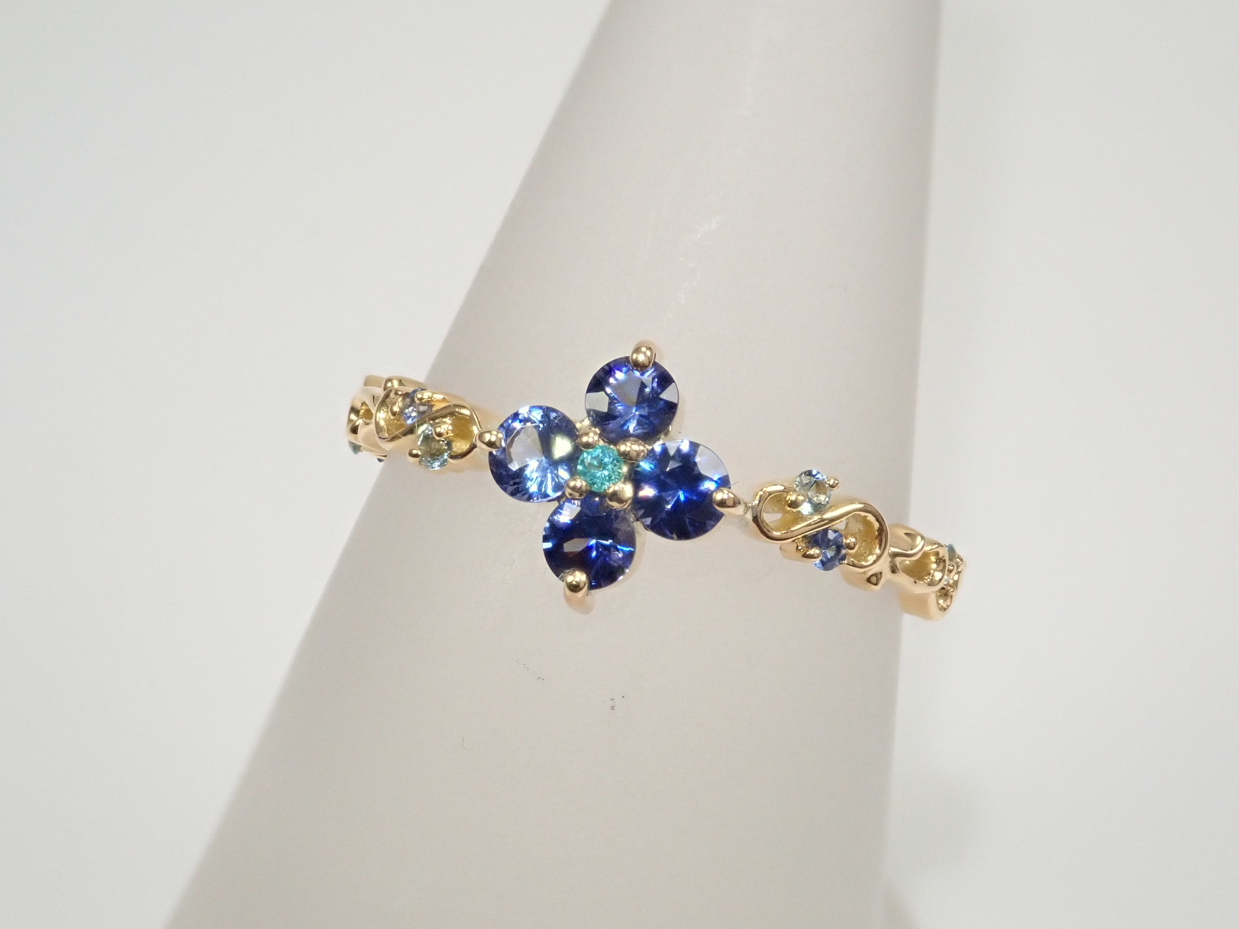 K18YG ベニトアイト 0.342ct リング