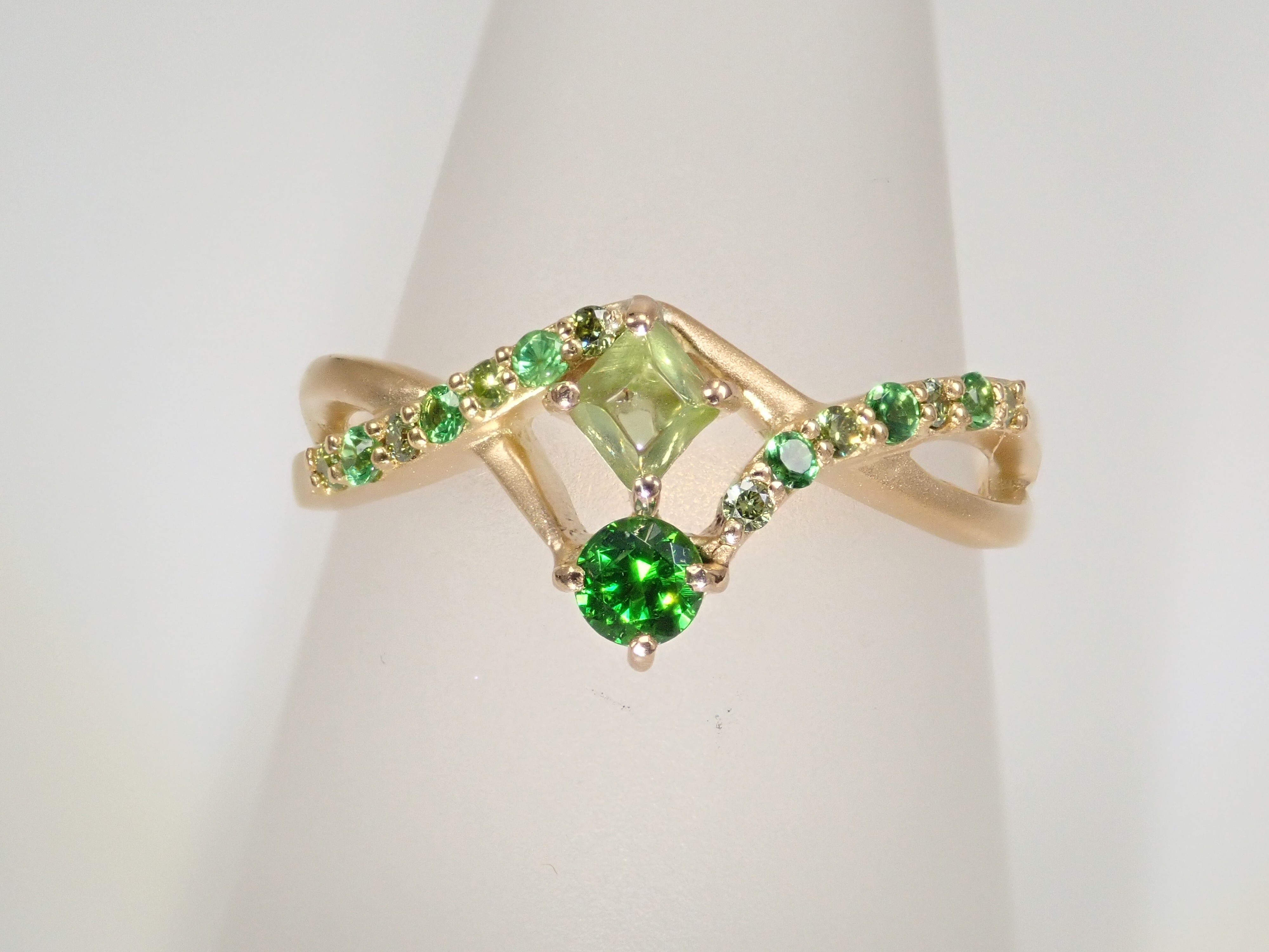 K18YG ロシア産デマントイドガーネット（ホーステール認む） 0.271ct リング