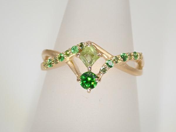 K18YG ロシア産デマントイドガーネット（ホーステール認む） 0.271ct