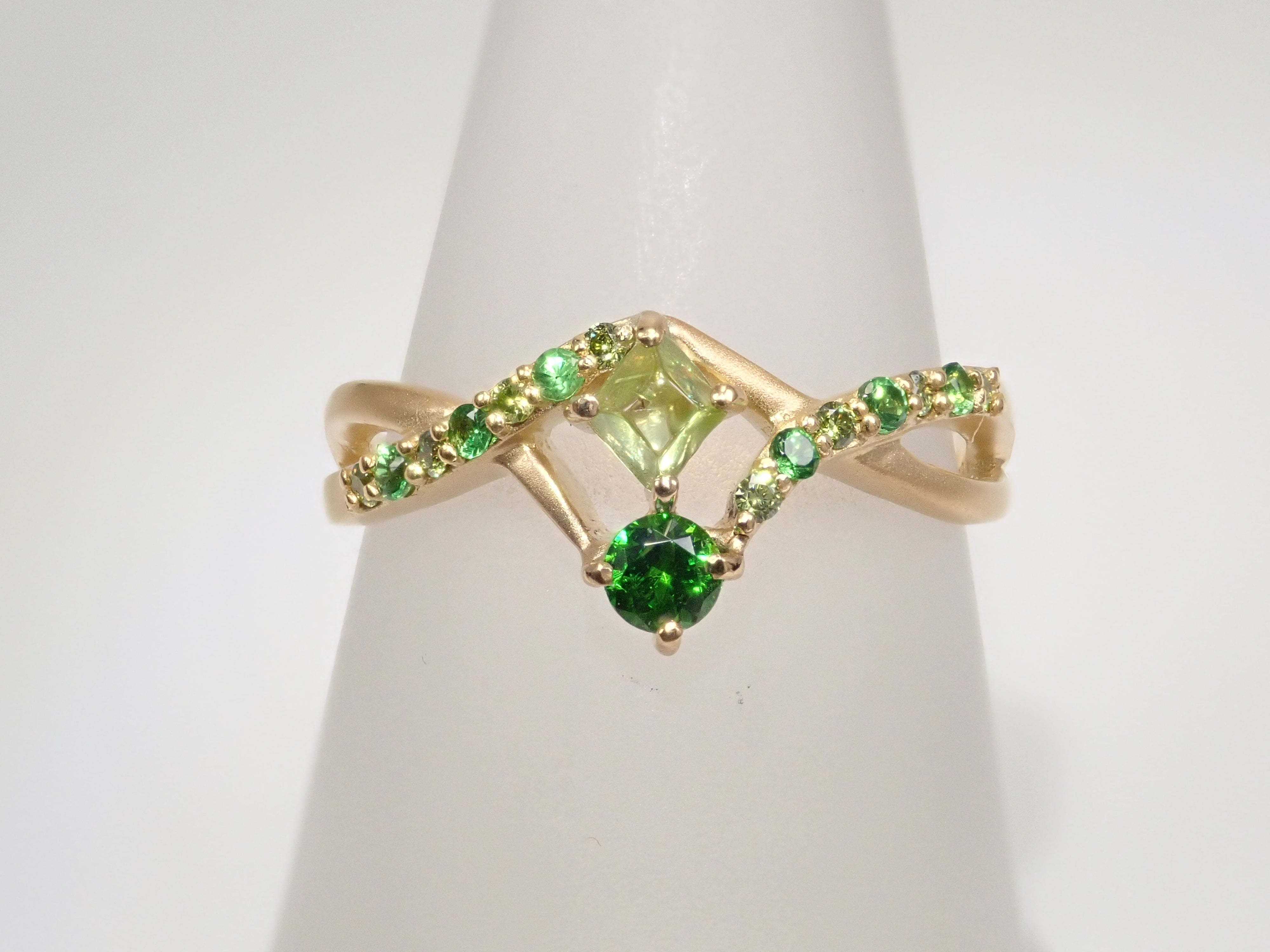 K18YG ロシア産デマントイドガーネット（ホーステール認む） 0.271ct