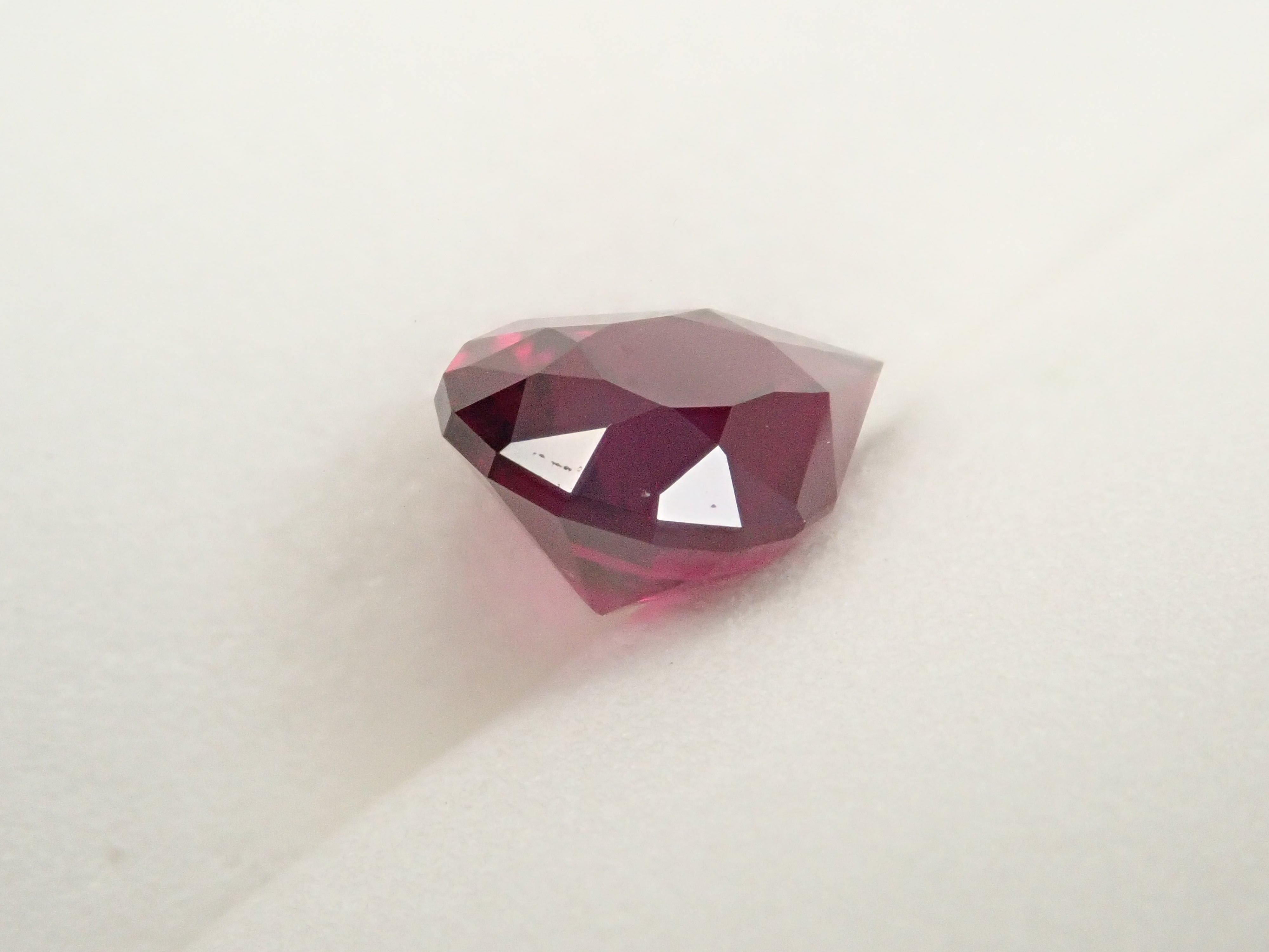 【12561908掲載】タンザニア産ロードライトガーネット 2.370ctルース