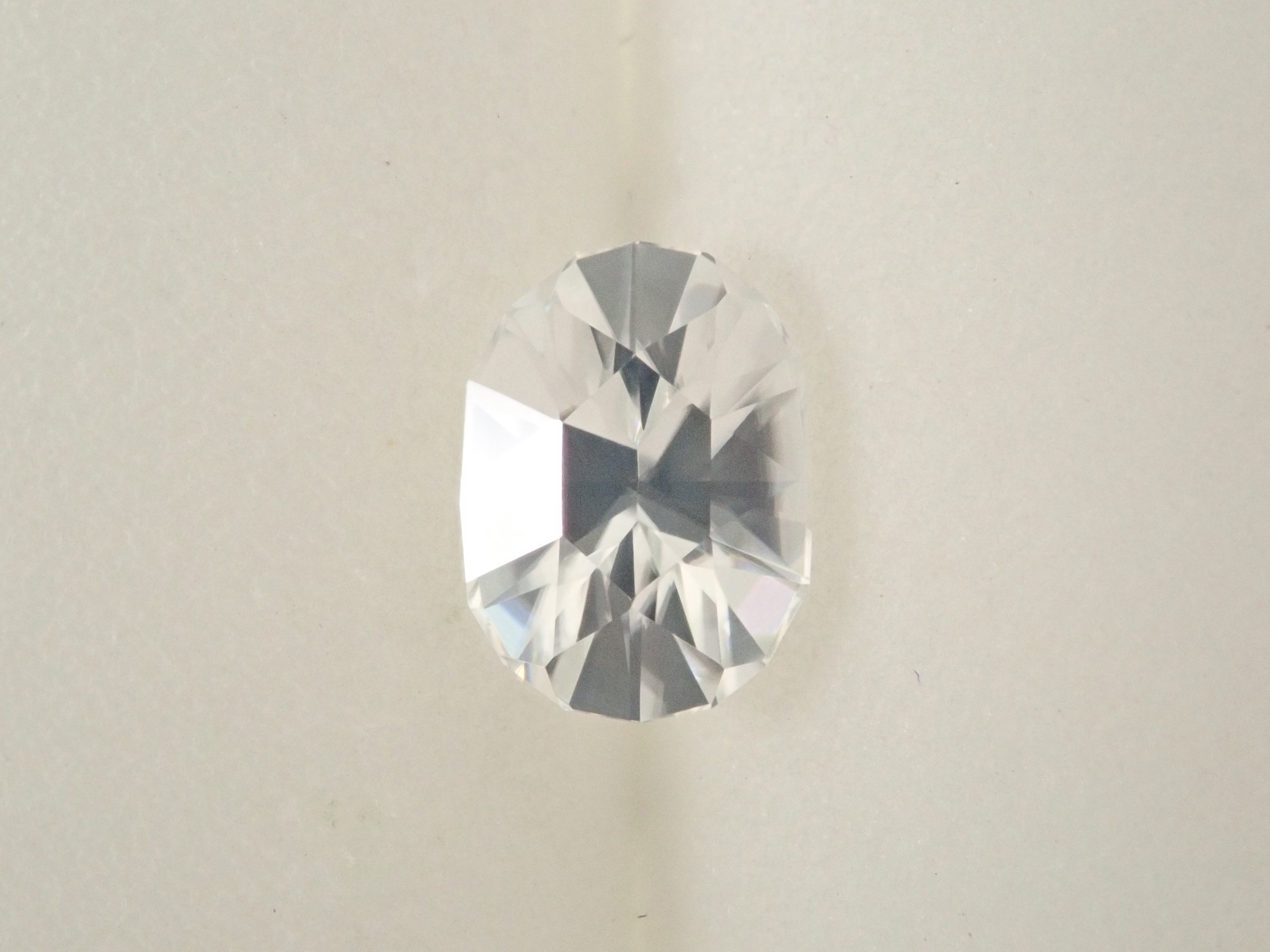 【12561909掲載】カンボジア産カラーレスジルコン 1.121ctルース