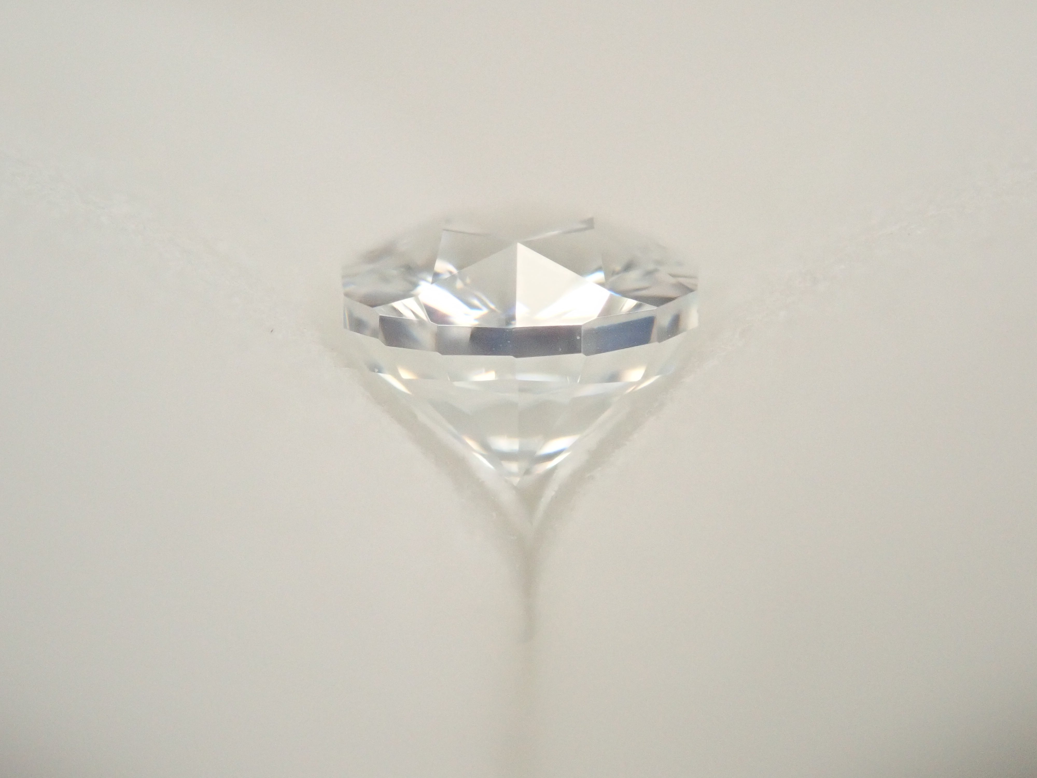 【12561909掲載】カンボジア産カラーレスジルコン 1.121ctルース