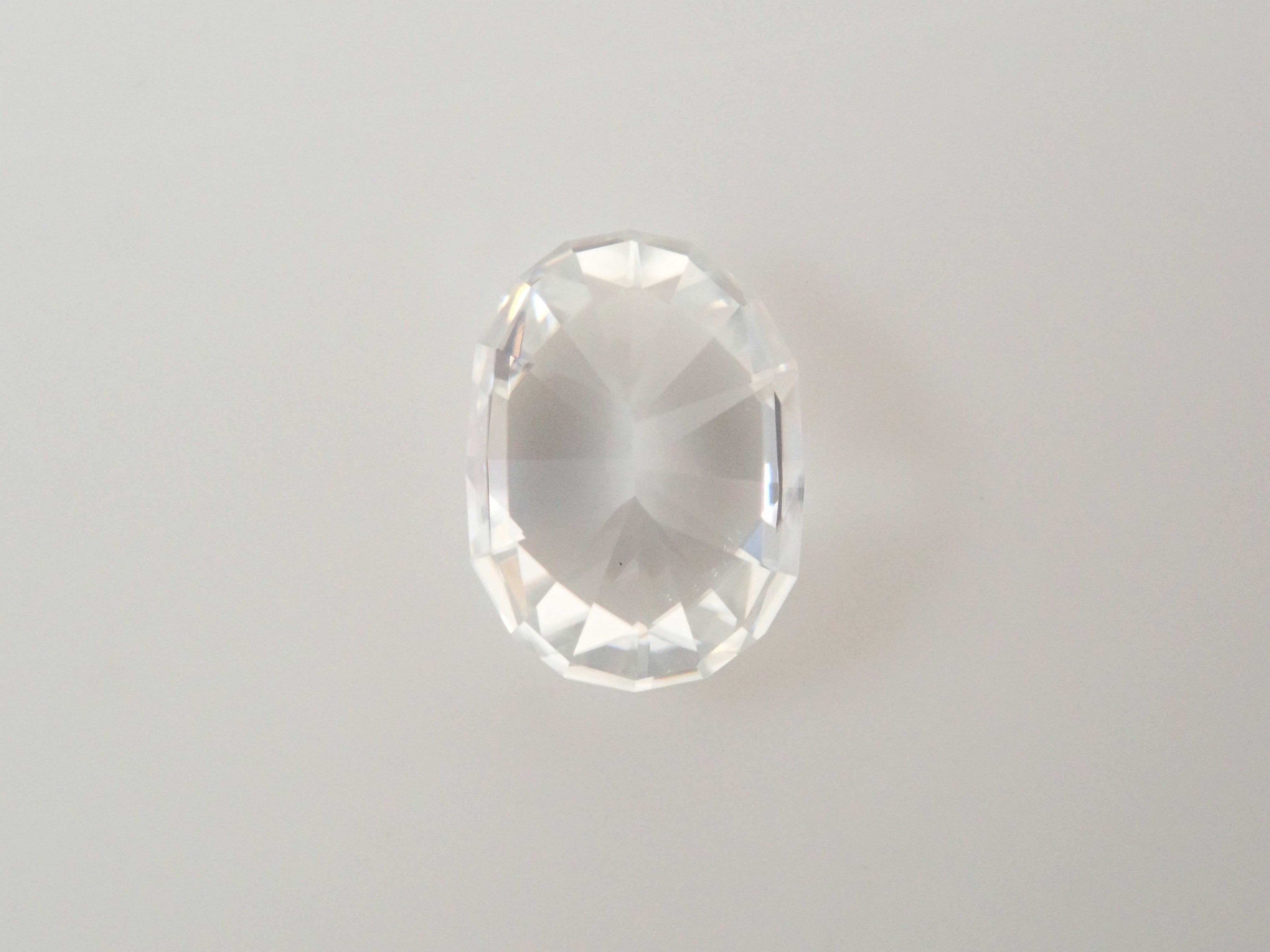 【12561909掲載】カンボジア産カラーレスジルコン 1.121ctルース