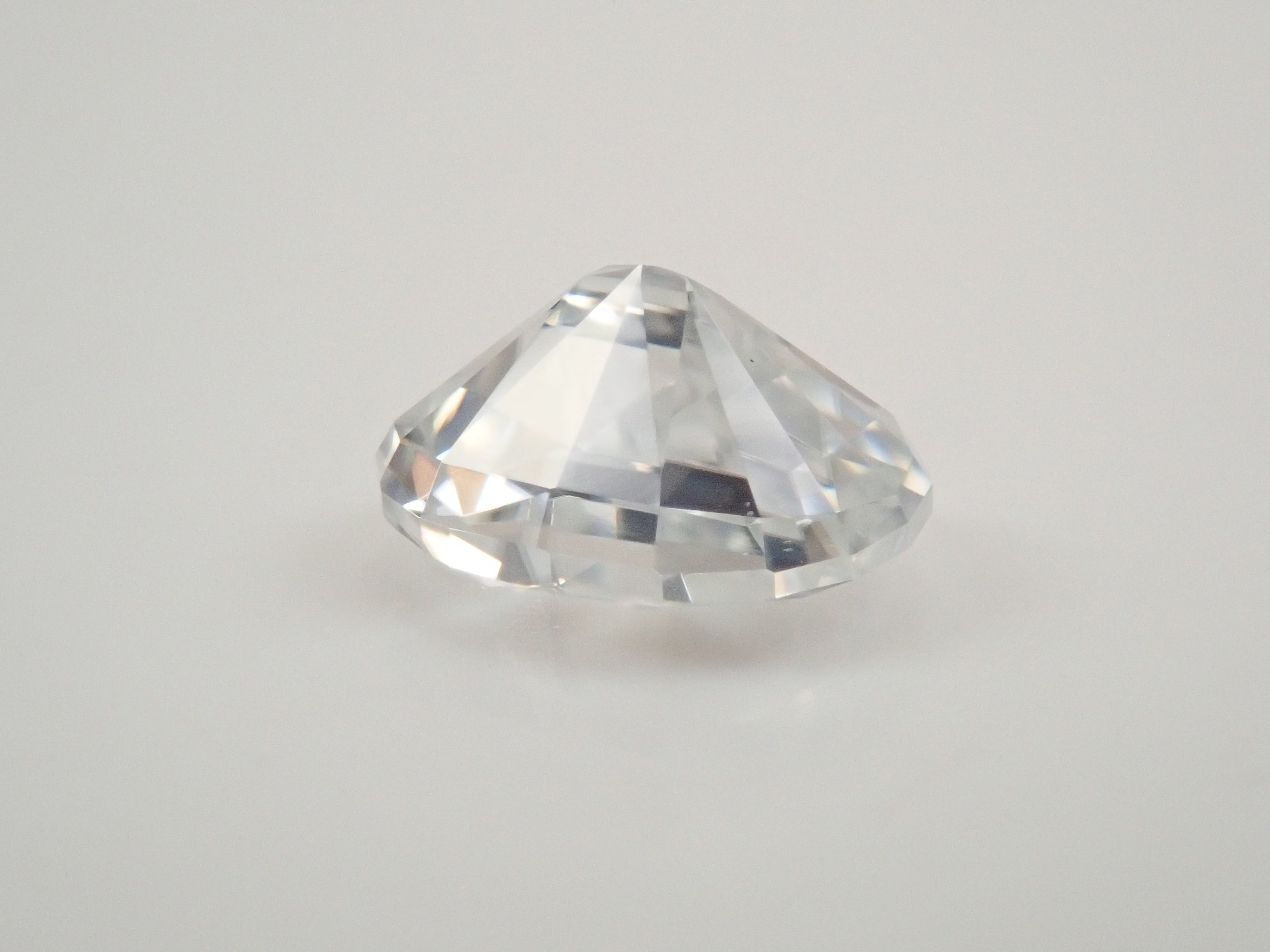 【12561909掲載】カンボジア産カラーレスジルコン 1.121ctルース