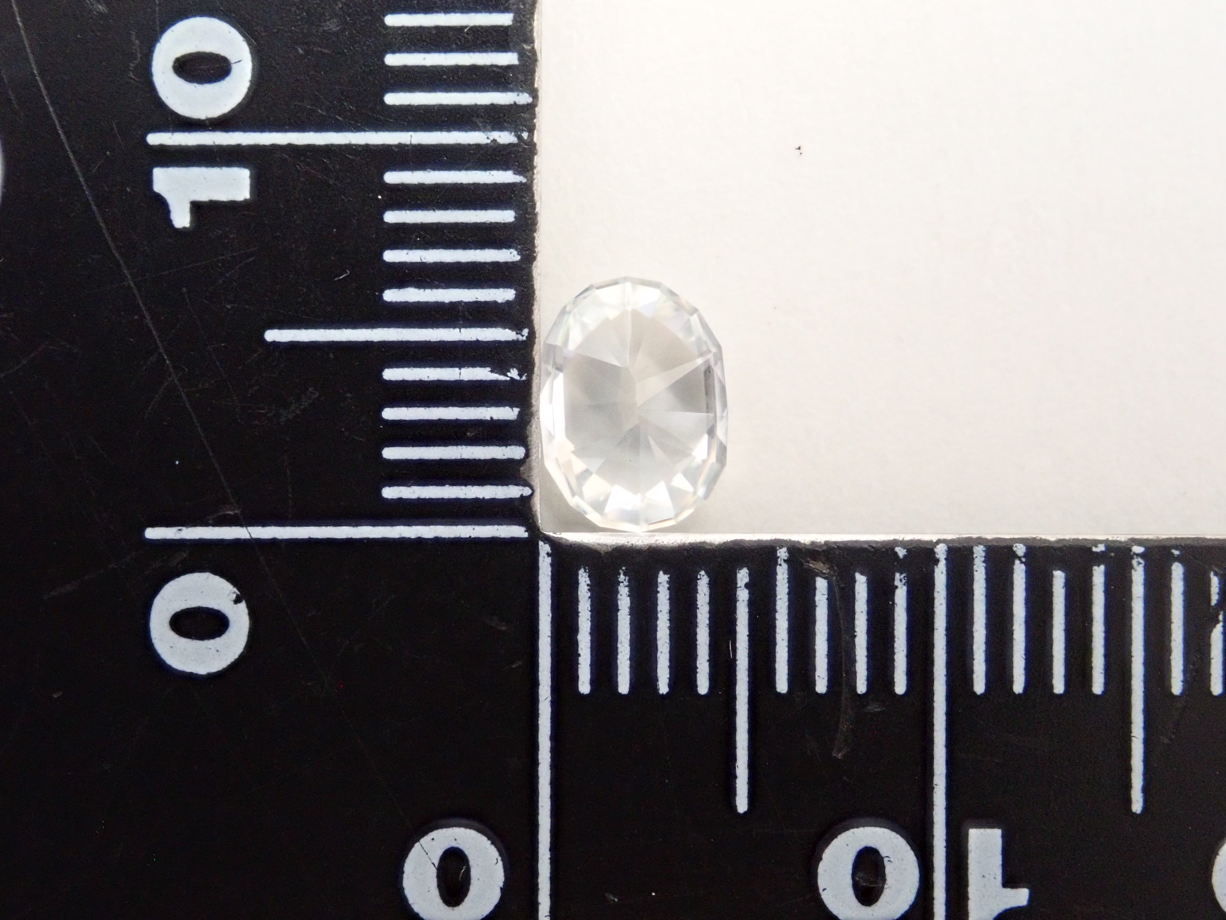 【12561909掲載】カンボジア産カラーレスジルコン 1.121ctルース