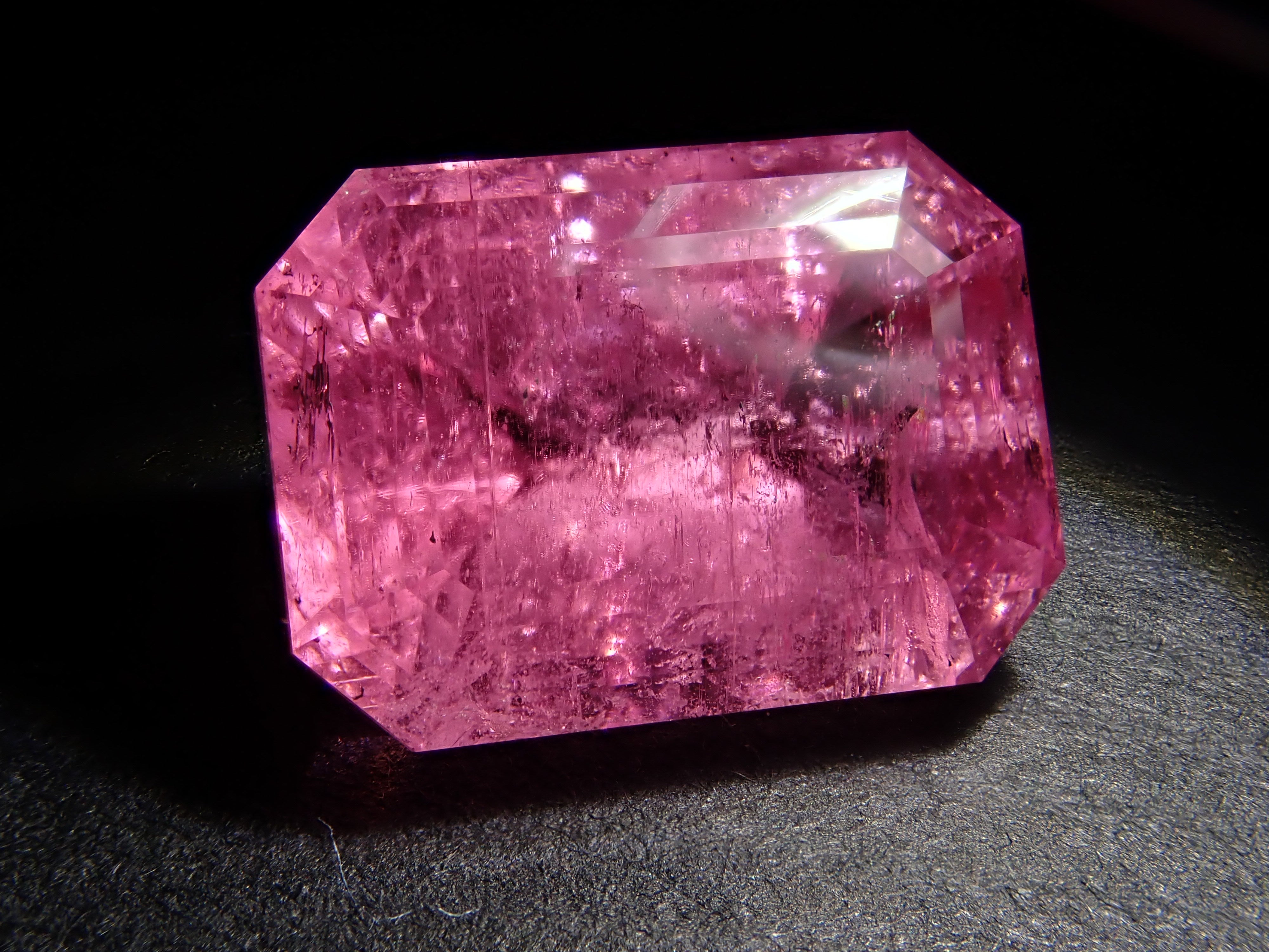 12561910掲載】ピンクトルマリン 6.782ctルース