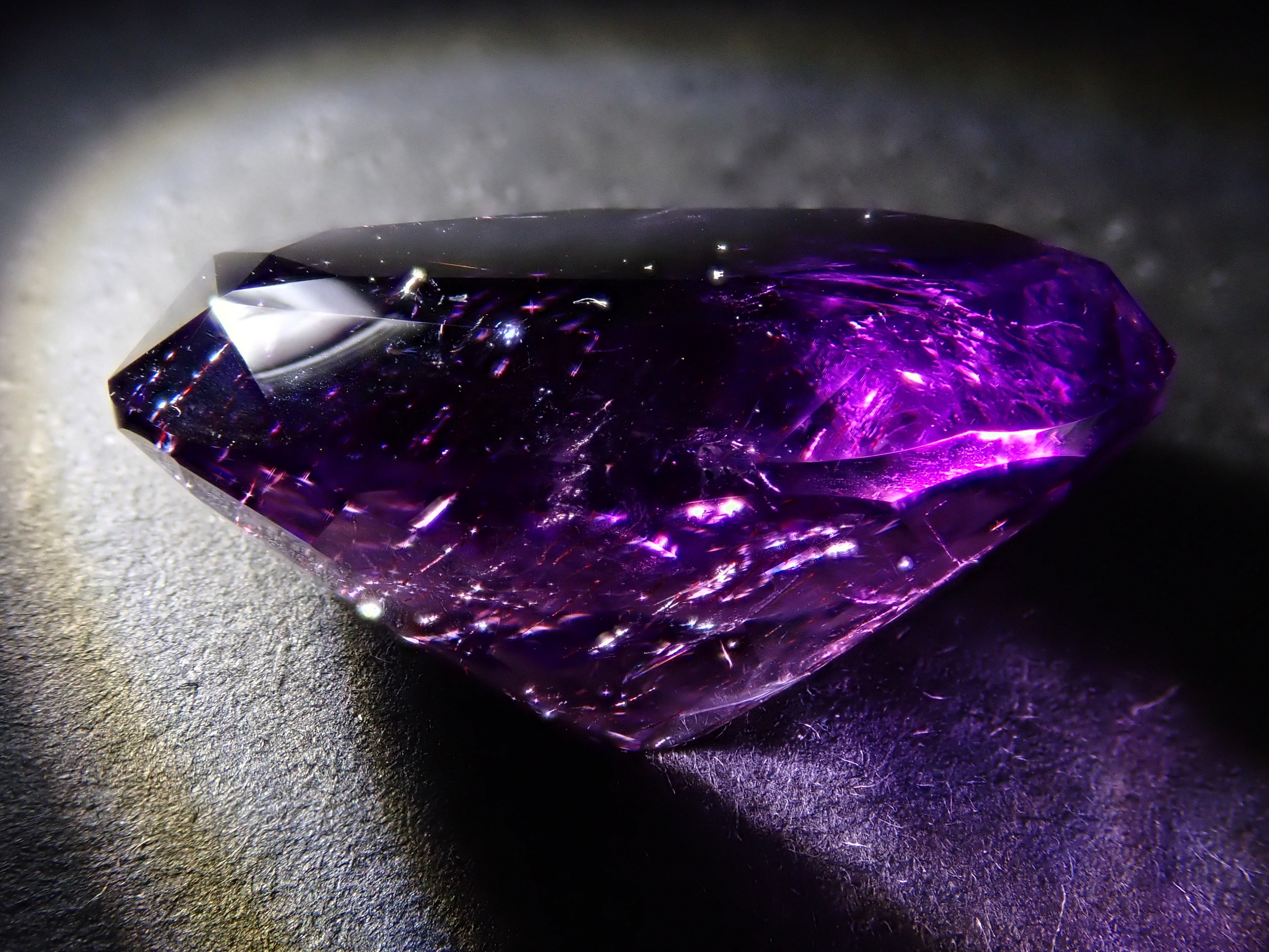 【12561911掲載】ブラジル産ブラジル産エレスチャルアメジスト 15.928ctルース