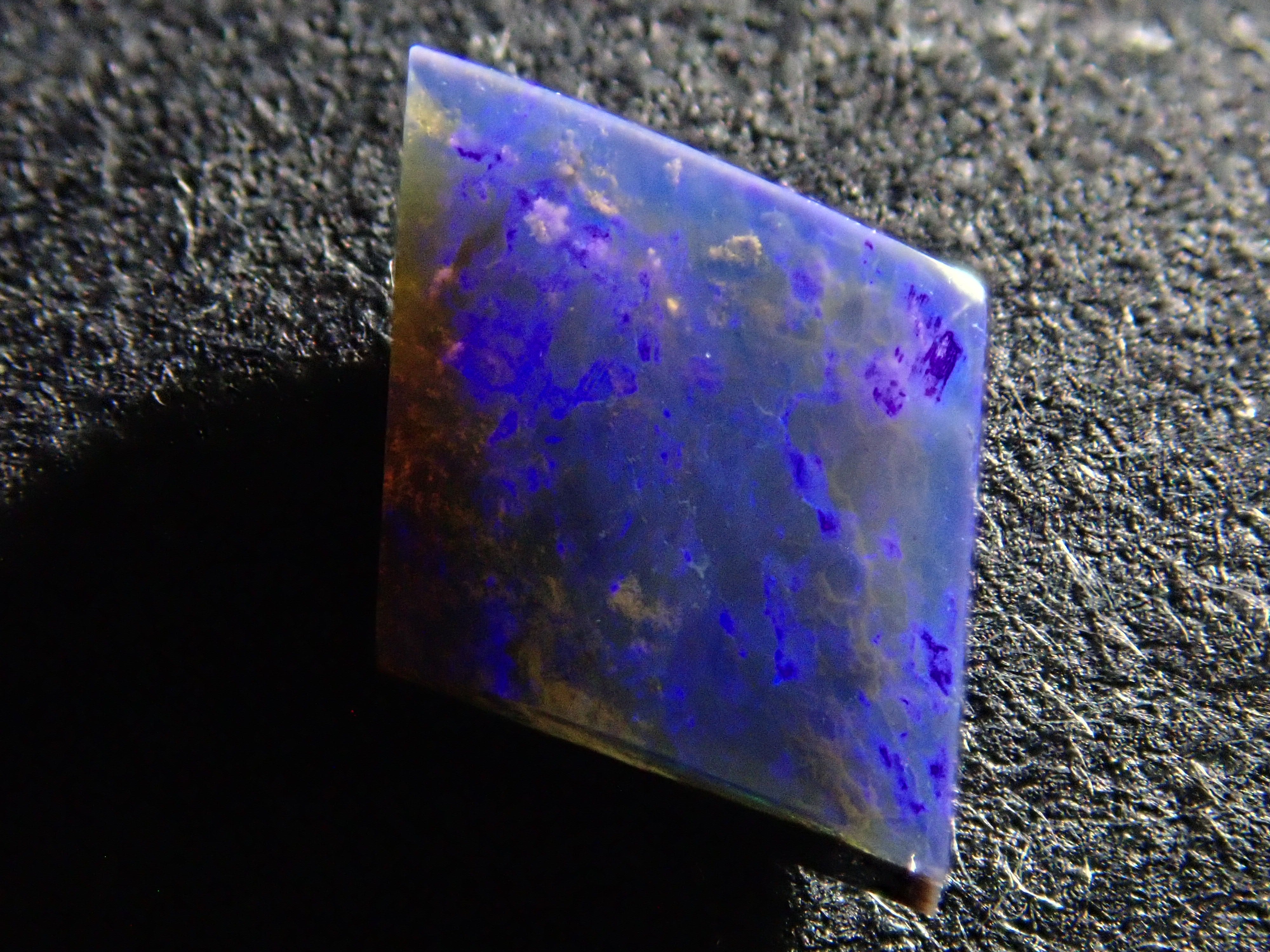 【12561913掲載】オーストラリア産ブラックオパール 0.221ctルース