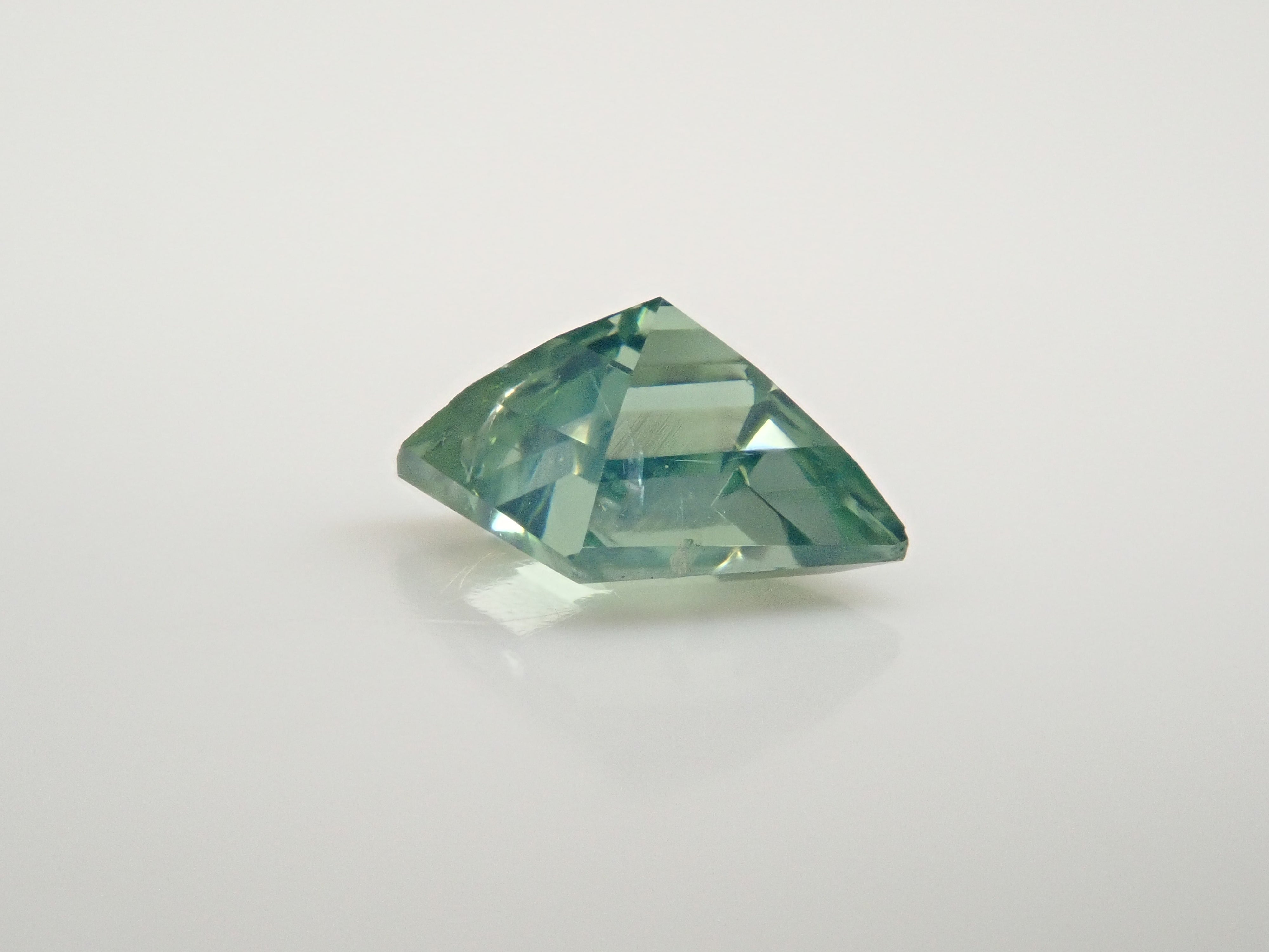 スリランカ産グリーンジルコン 0.494ctルース