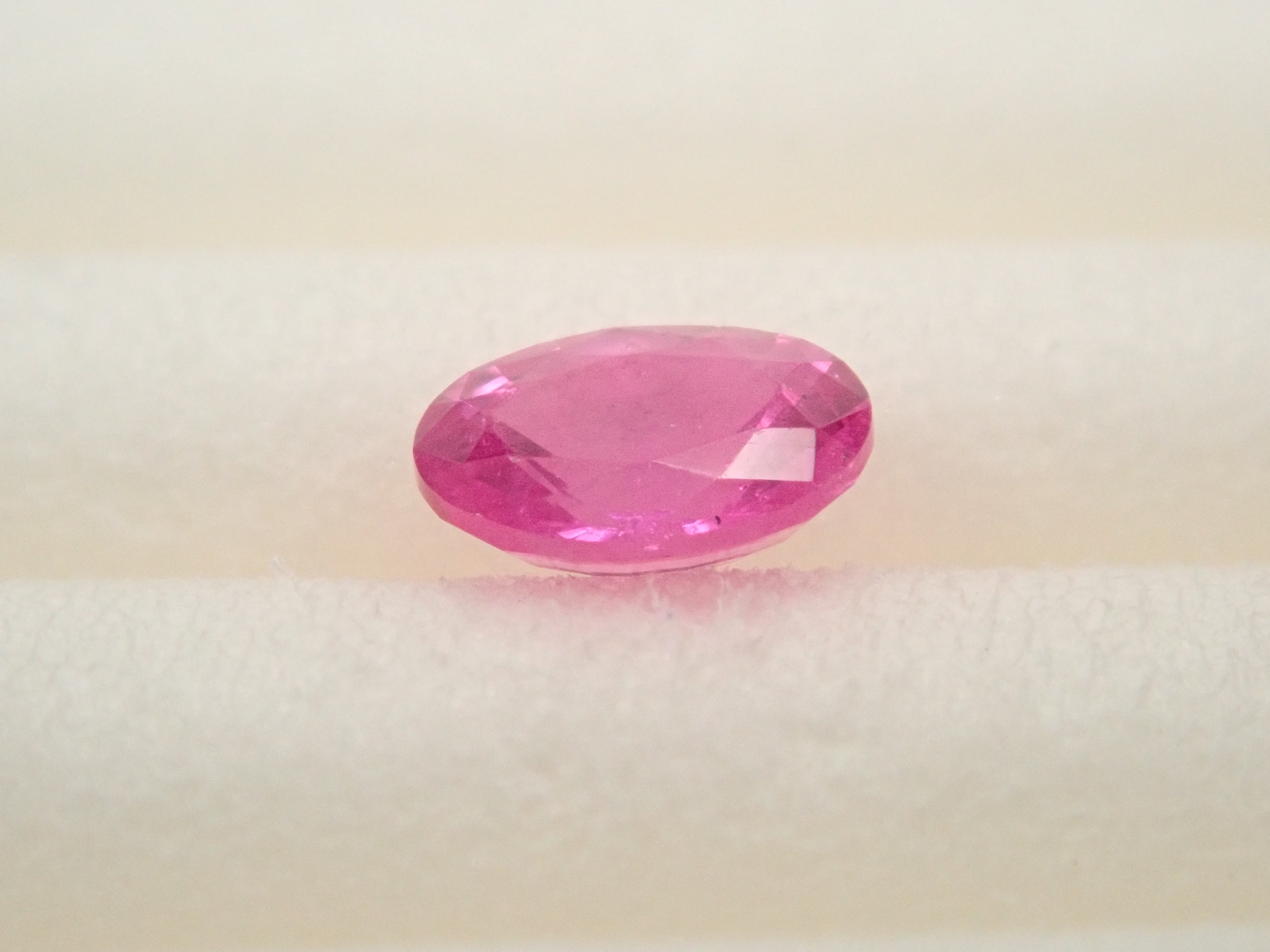 モザンビーク産ホットピンクサファイア 0.175ctルース